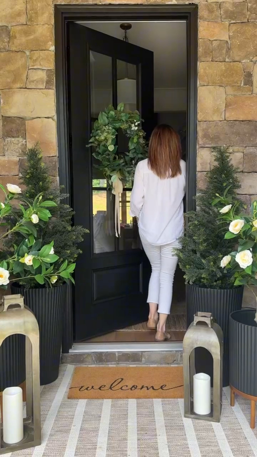 Simple porch refresh🤍

#LTKHome #LTKSeasonal #LTKFindsUnder50