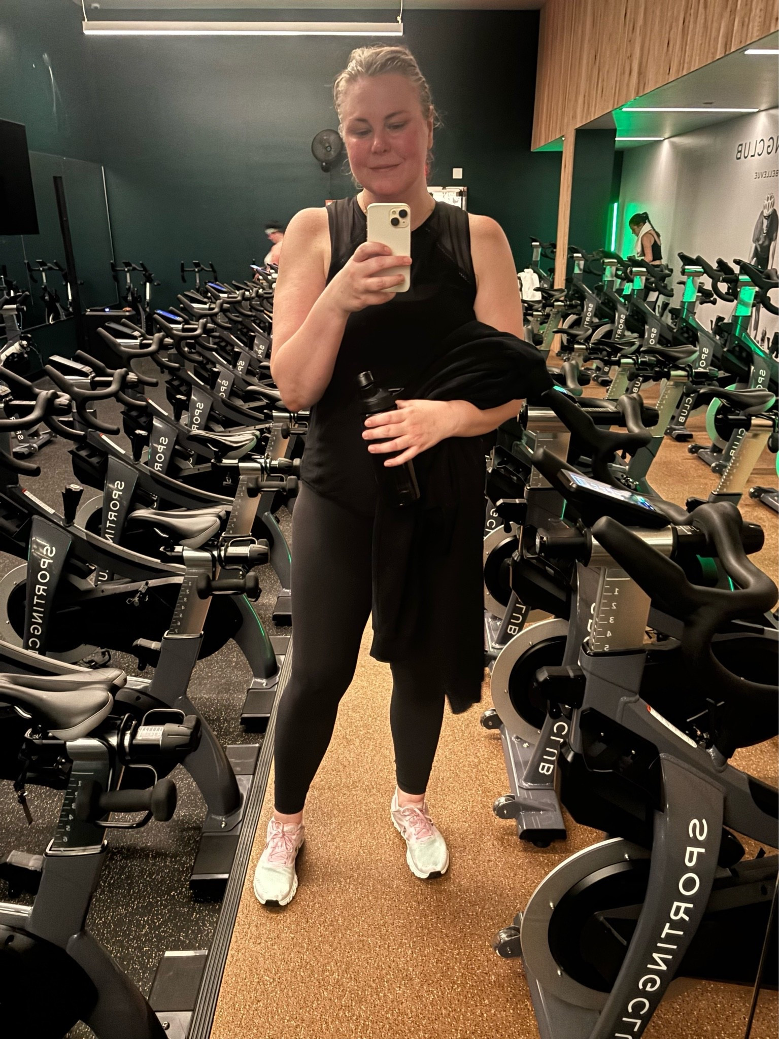 This morning’s spin class sweatfit 🚲😅

#LTKfitnessgoals #LTKselfcare #LTKActive