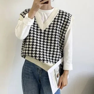 Houndstooth Knit Sweater Vest | YesStyle Global