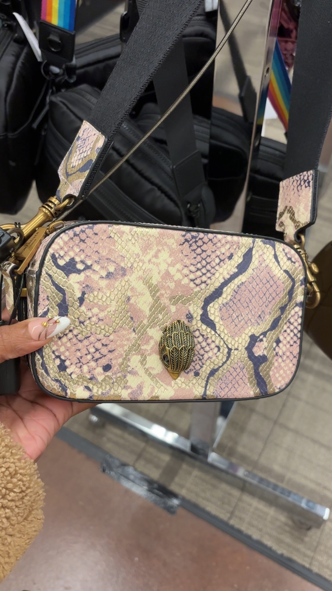 Kurt Geiger Snake Print 

#LTKSaleAlert #LTKGiftGuide #LTKStyleTip