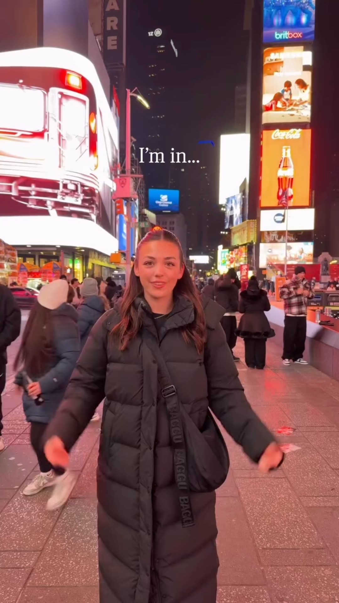 I’m in… New York?! 

#christmasinnyc #christmasinnewyork #holidaytravel #newyorkchristmas #winterinnyc #homealonechristmas #nycdecember #festiveseason
