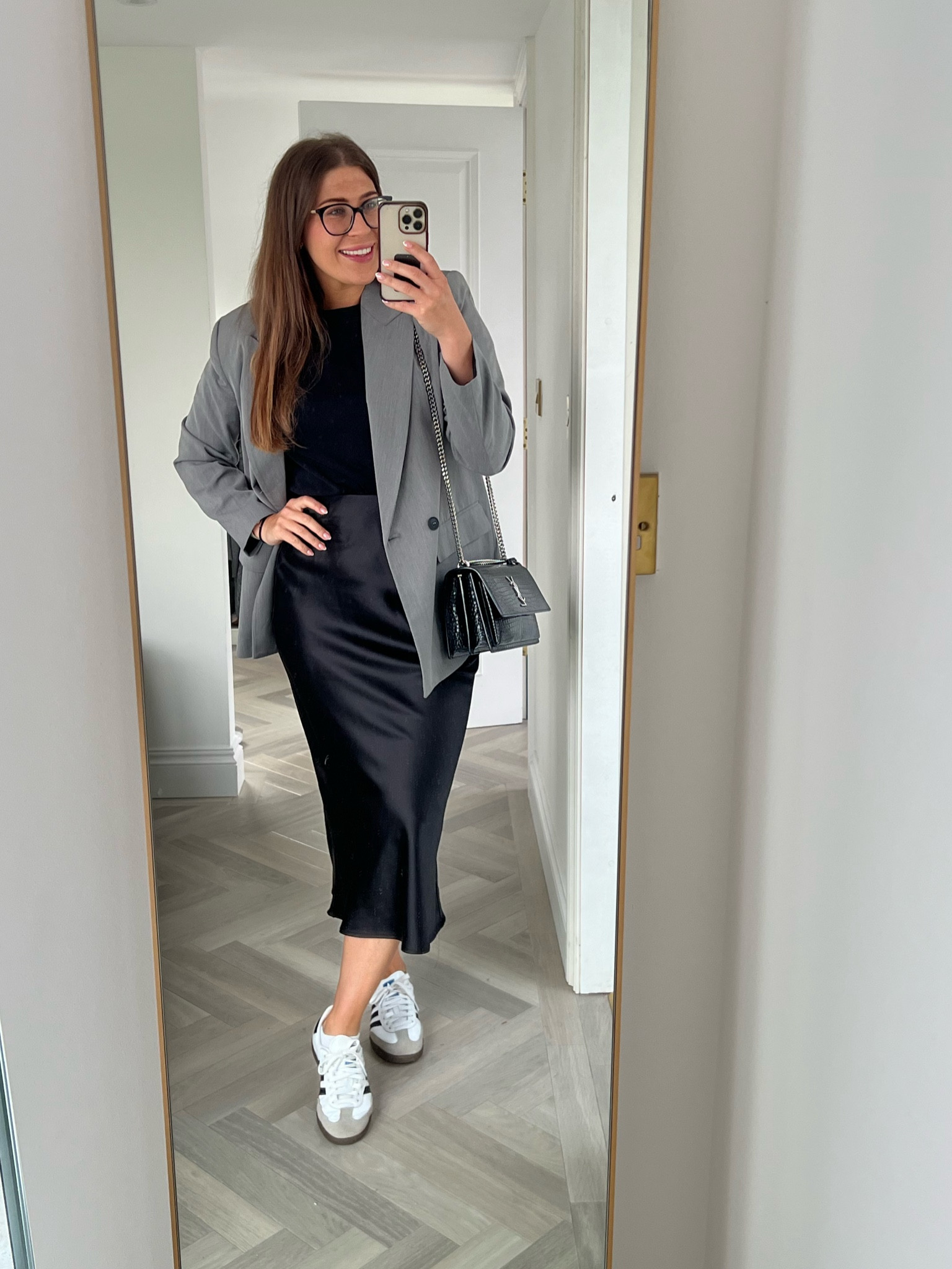 Oversized Grey Blazer - Zara 
Black t shirt - Cos
Satin midi skirt - Zara 


#LTKmidsize #LTKuk #LTKworkwear
