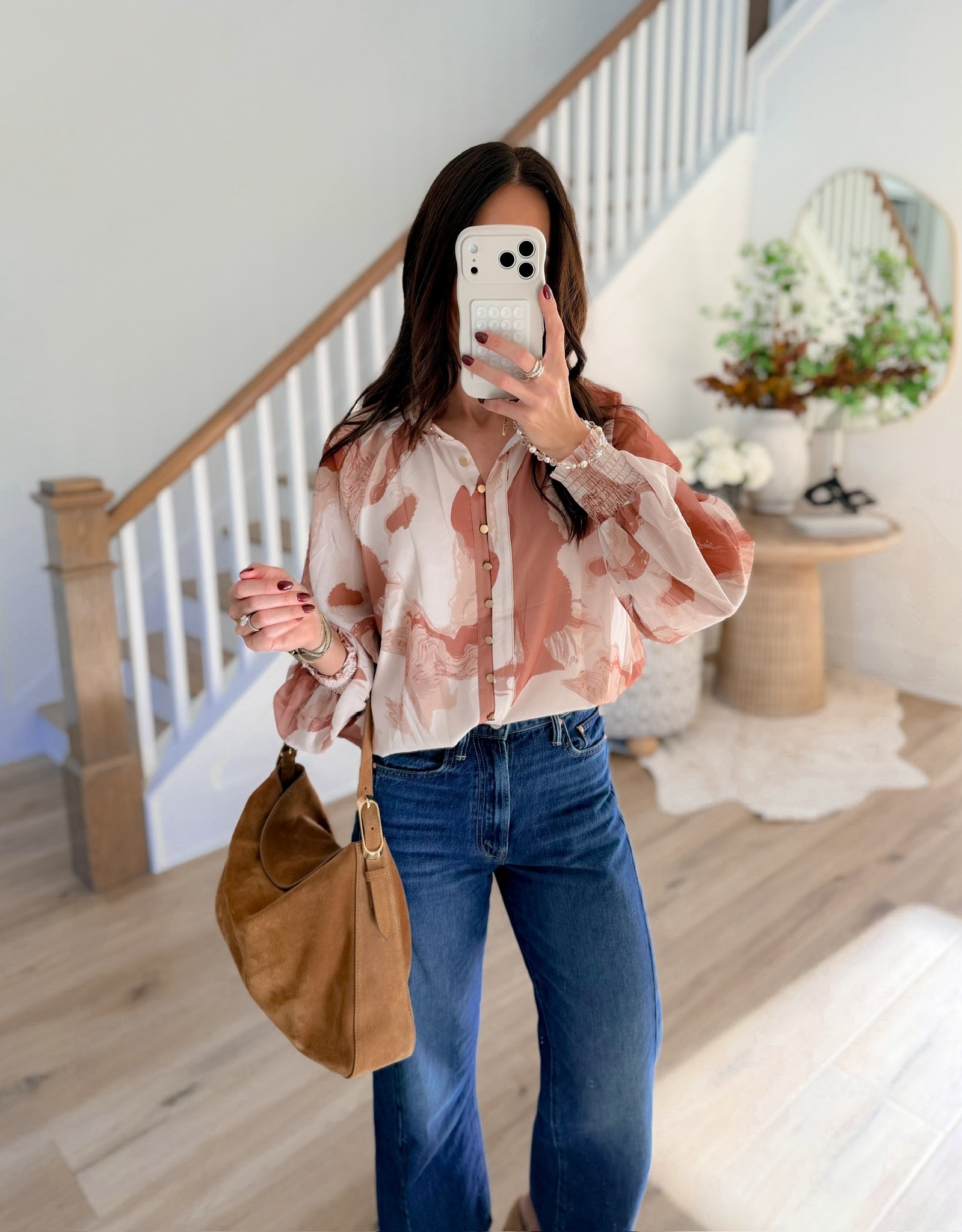 Float floral print shirt, workwear outfit inspo, daytime look, casual style, neutral look, Amazon finds, annabrstyle



#LTKFindsUnder50 #LTKootd #LTKSeasonal