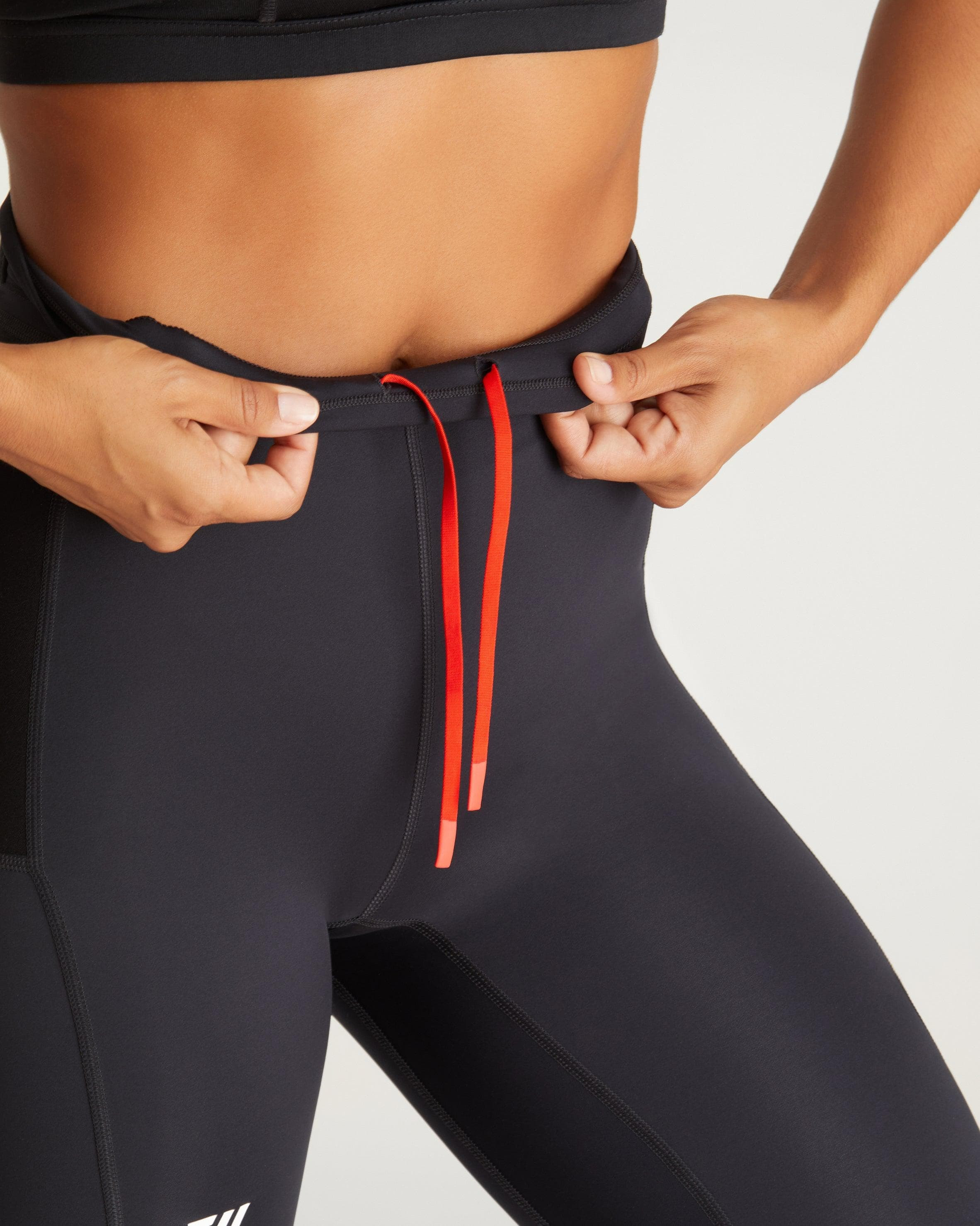Women's Distance Full Tight in Black | WOLACO (US)