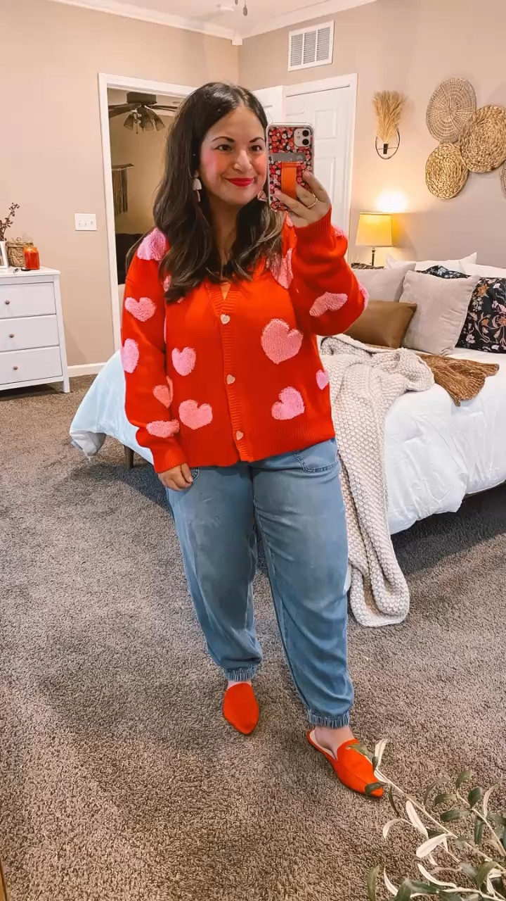 Celebrating Valentine’s Day in style with comfy + cute outfits that don't break the bank! 💕

mules: fit true to size // wearing a 5
jogger jeans: fit true to size // wearing a large
cardigan: fits true to size // wearing a large 

 #LTKWatchNow #LTKSeasonal #LTKStyleTip