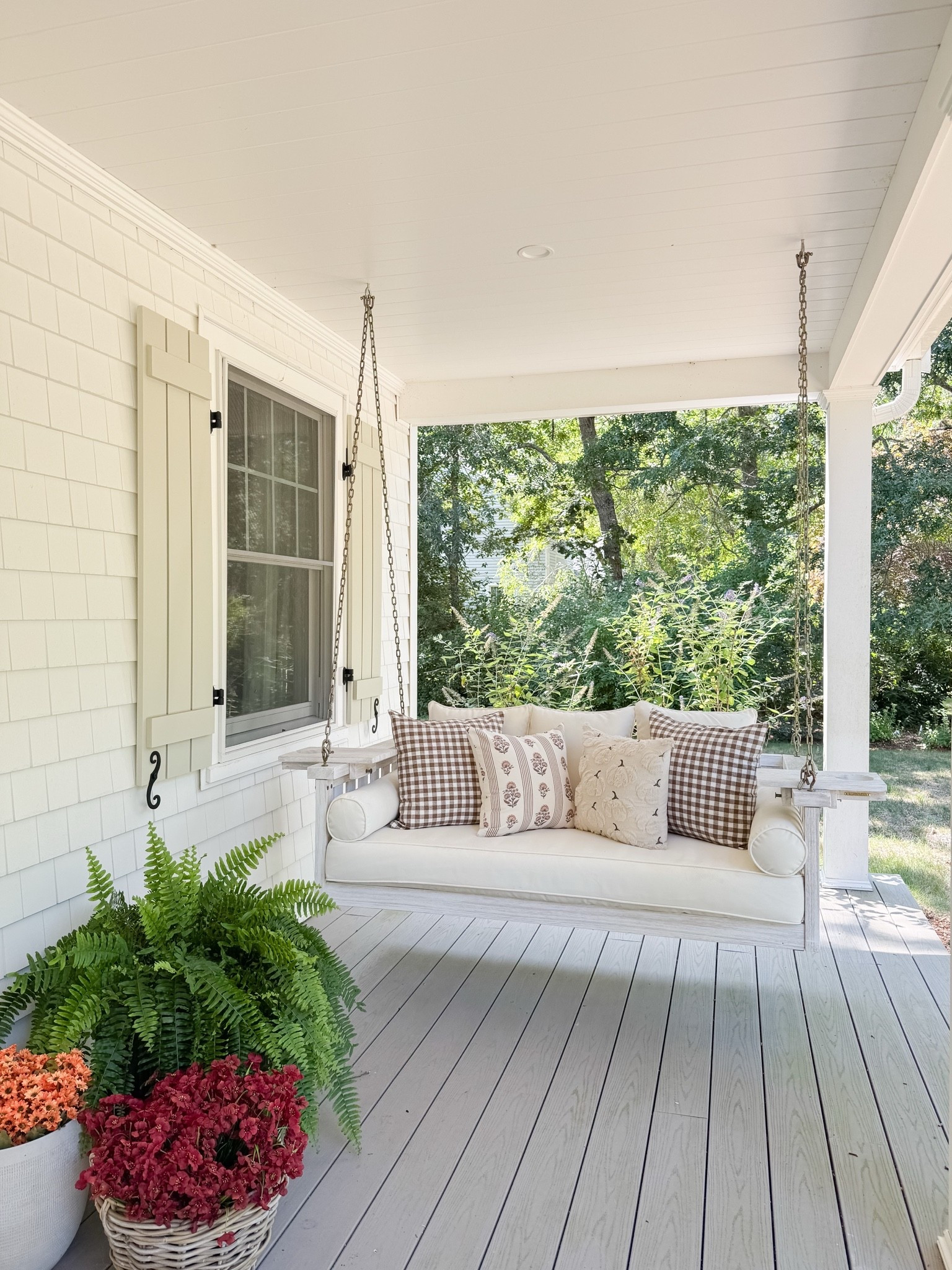 Fall Front Porch

Home  home decor  home favorites  spring front porch  spring home decor  seasonal decor  wreath  planters  area rug  coastal home

#LTKHome #LTKSeasonal