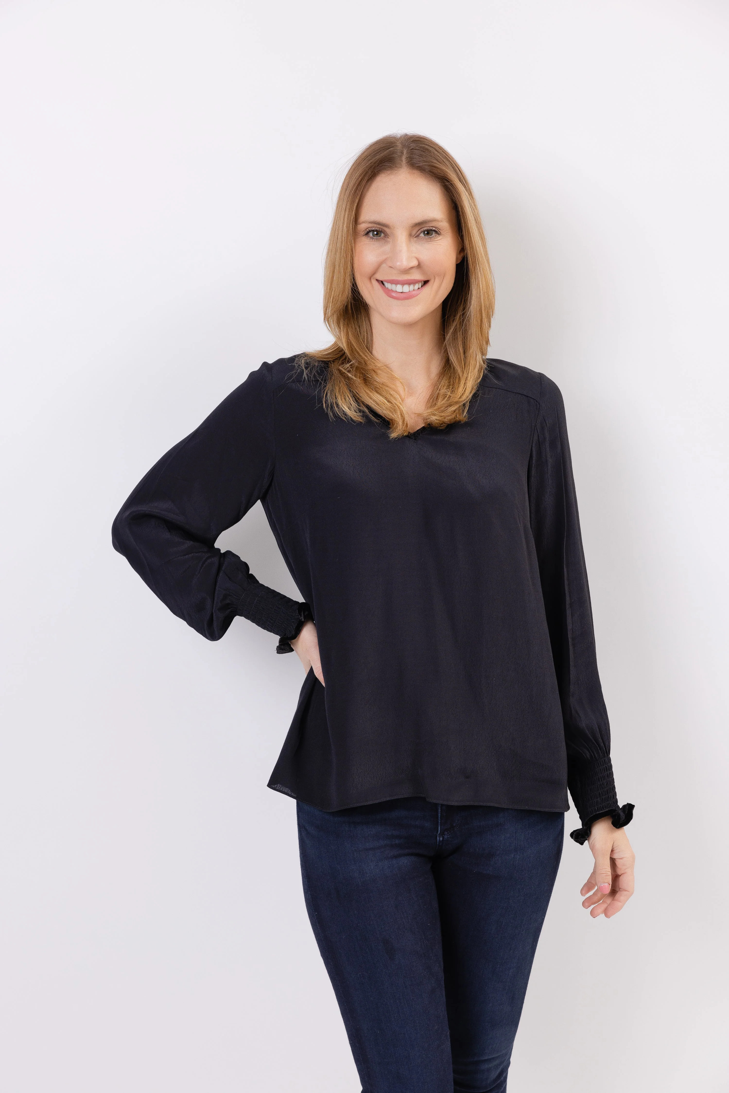 Black Long Sleeve V-Neck Top | Sail to Sable
