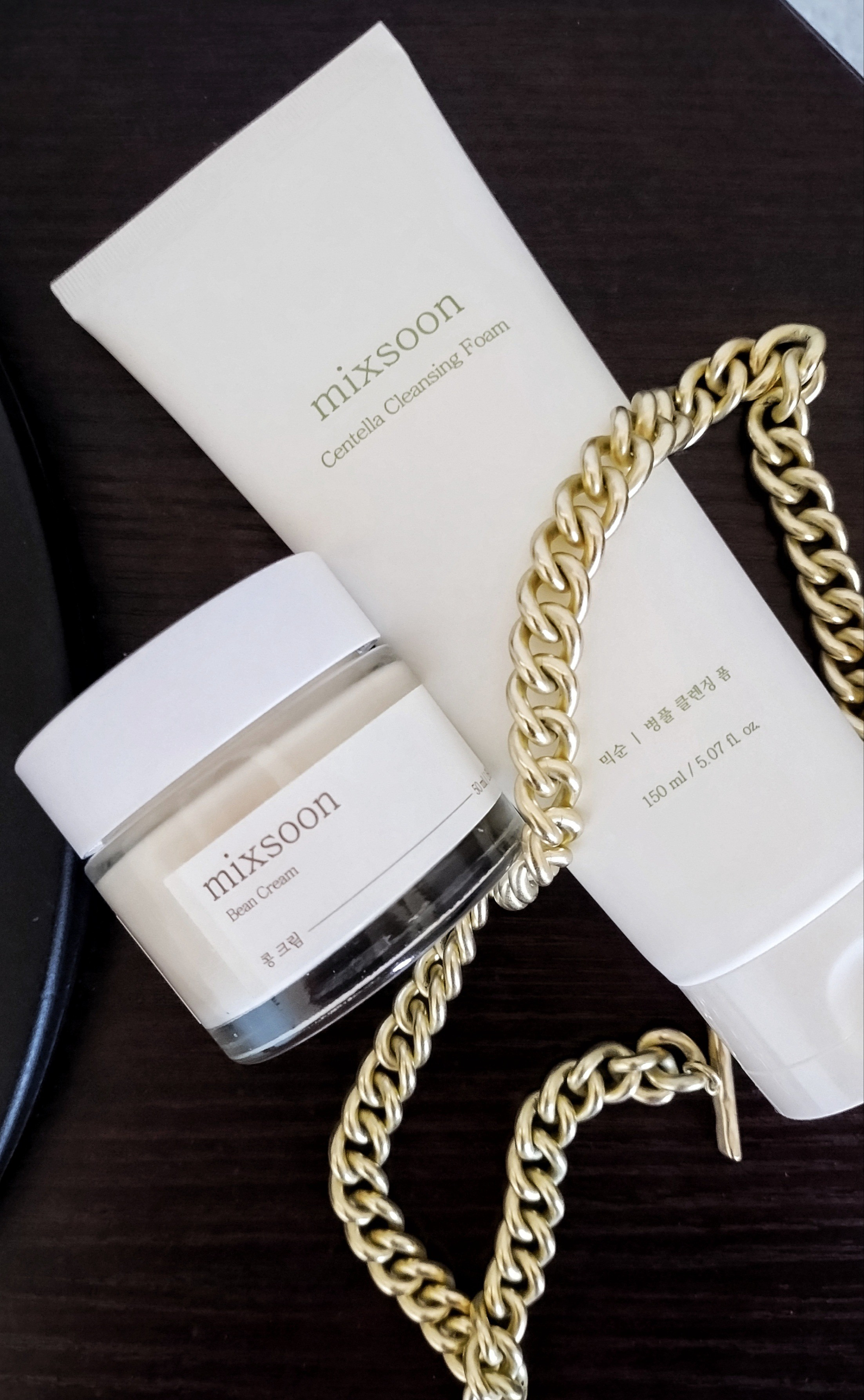 After getting great results from the Mixsoon's Bean Essence Serum, I figured their other products are just as satisfying.👀 I used their foaming face cleanser and bean cream for the first time. I'm hooked!🤍 Those two together left my face so clean, hydrated, soft and smooth. Plus it's calming down my active acne without causing irritation.👌🏾

#LTKselfcare #LTKmorningroutine #LTKBeauty