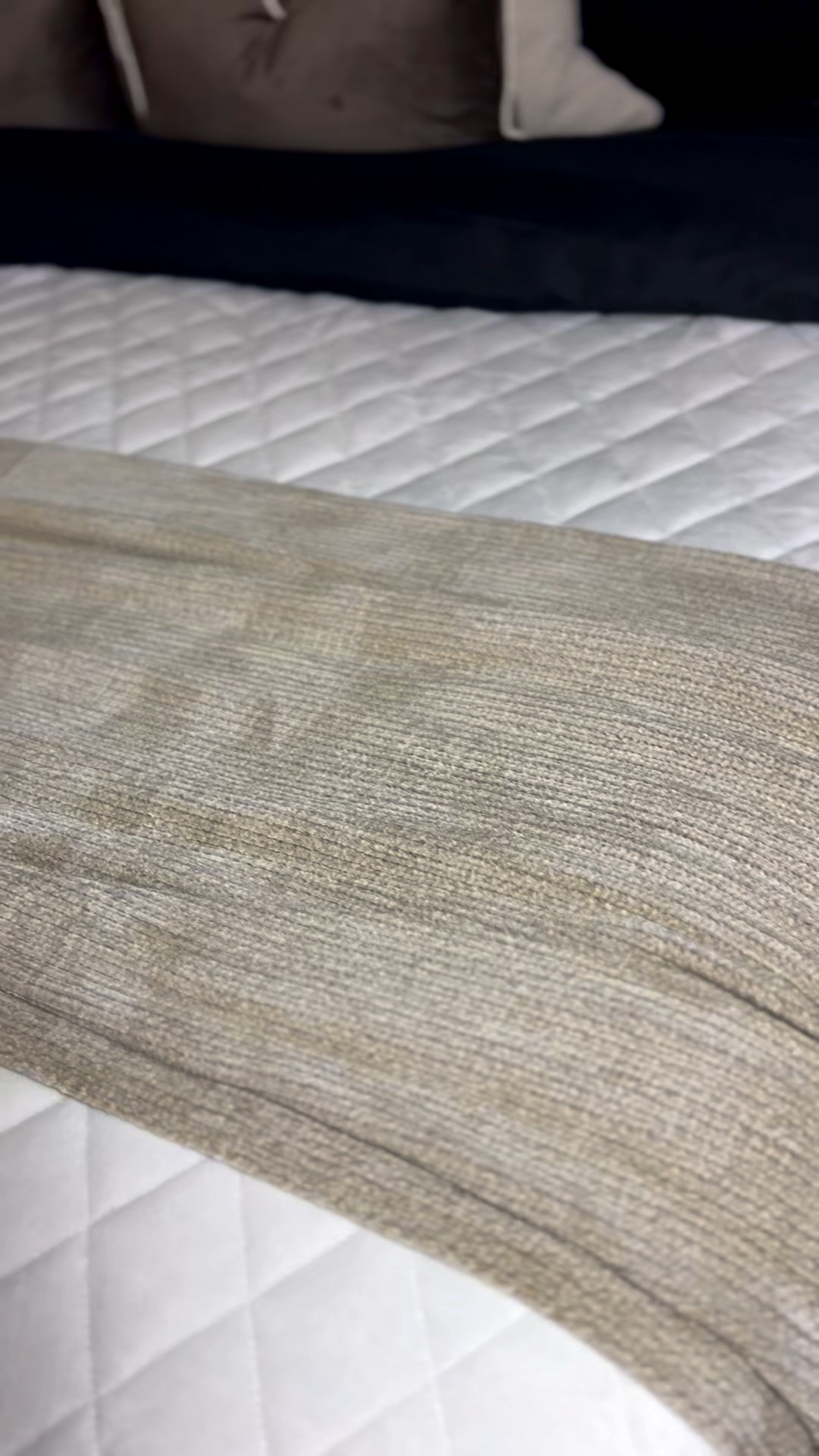 Oversized Neutral chenille throw! So soft and cozy! 

#LTKSaleAlert #LTKFindsUnder50 #LTKHome