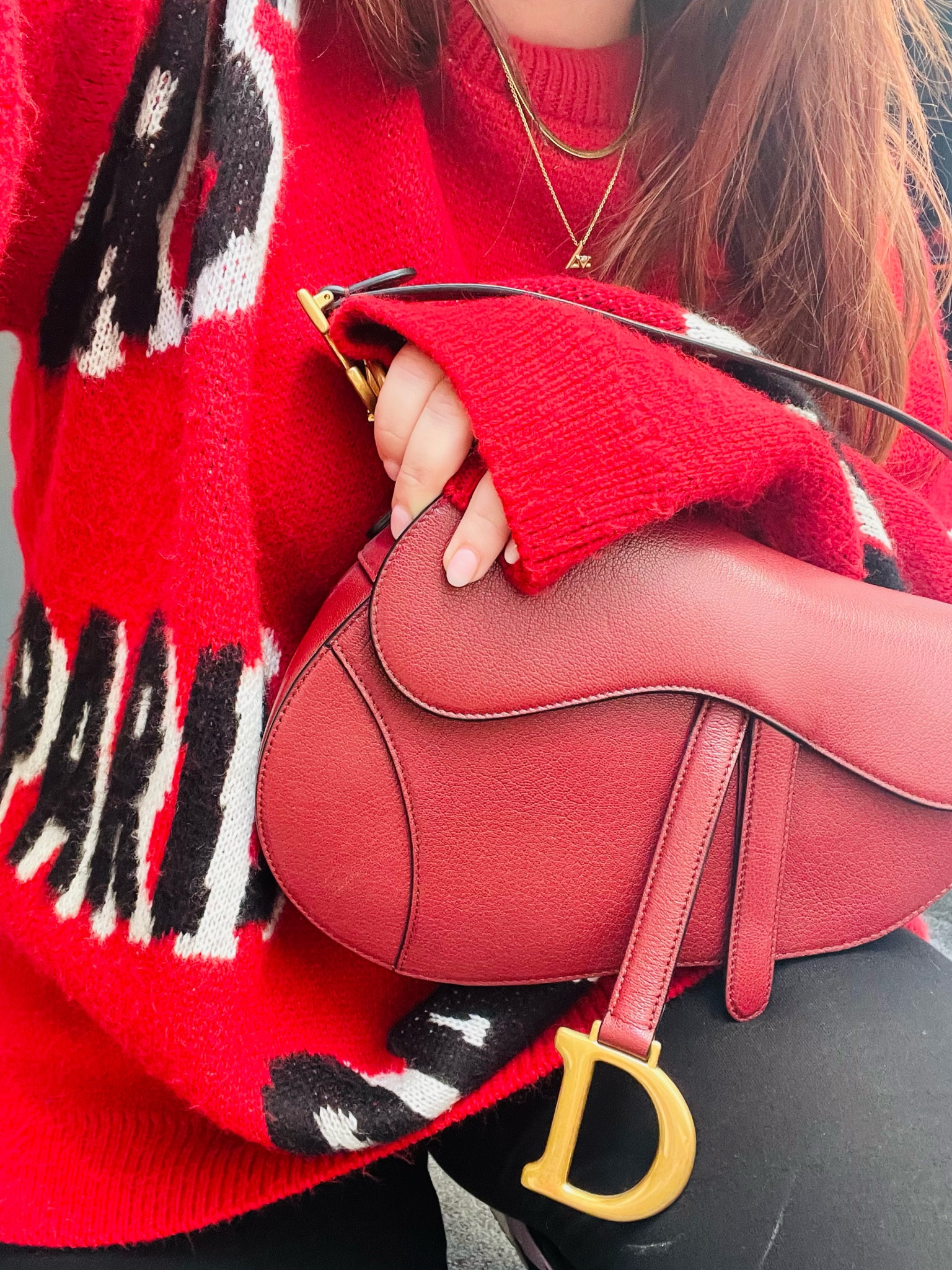 Cozy knits and a hint of Dior 

#LTKunder100 #LTKstyletip #LTKeurope