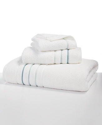 My absolute favorite towels from Macys just went on sale for Black Friday! 