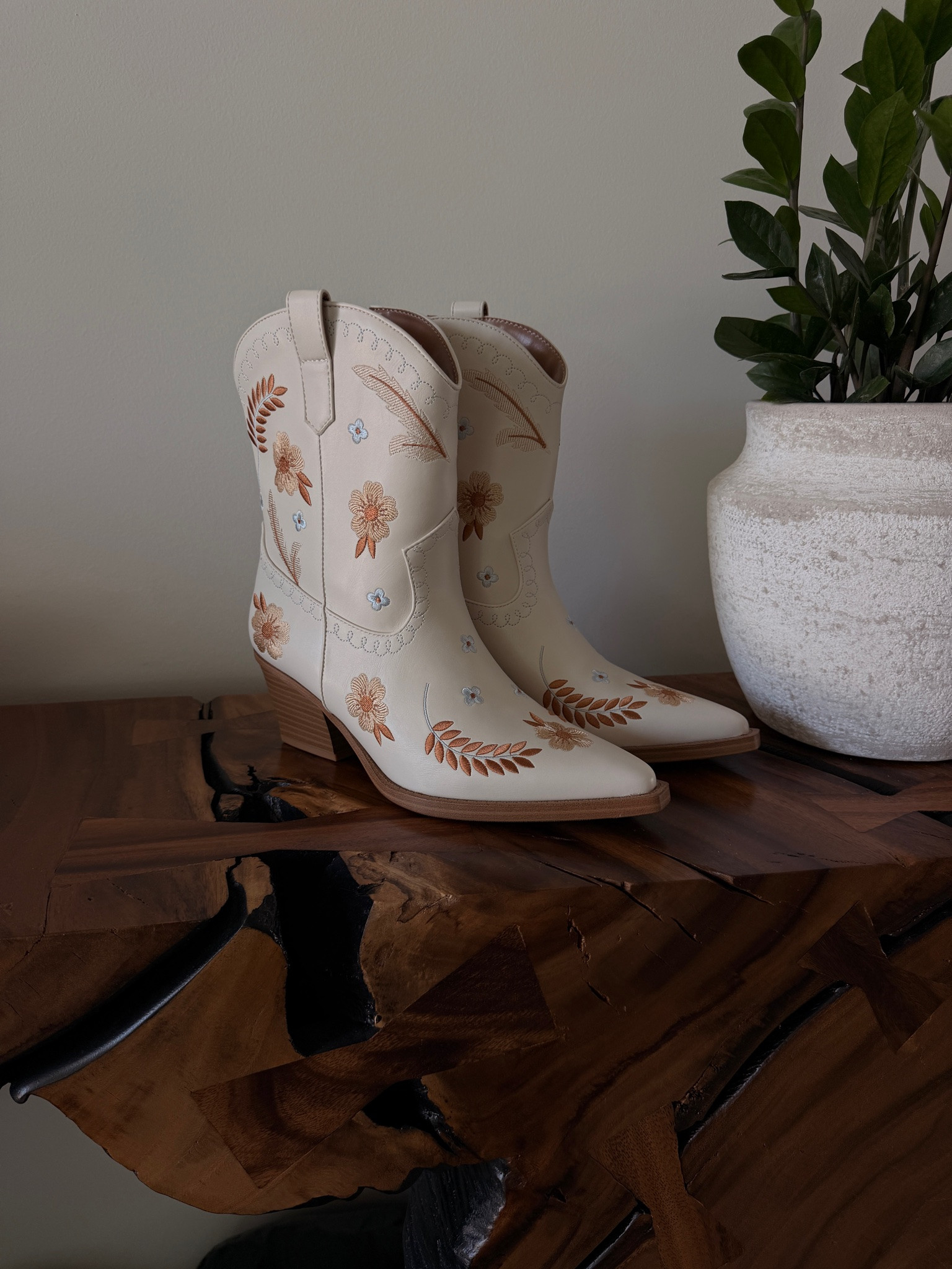 Target dupe boots

#LTKmomlife #LTKootd #LTKdayinmylife