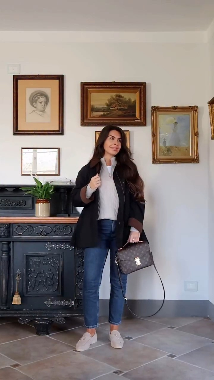 The winter to spring transitional wardrobe that’s 100% natural fibers, 0% microplastics. This is how you do spring sustainably 🤍

Cold mornings, warm afternoons - how are you layering? 

#SustainableFashion #SpringStyle #PlasticFree #SlowFashion #alessandrarosa

#LTKstyletip #LTKspring #LTKuk