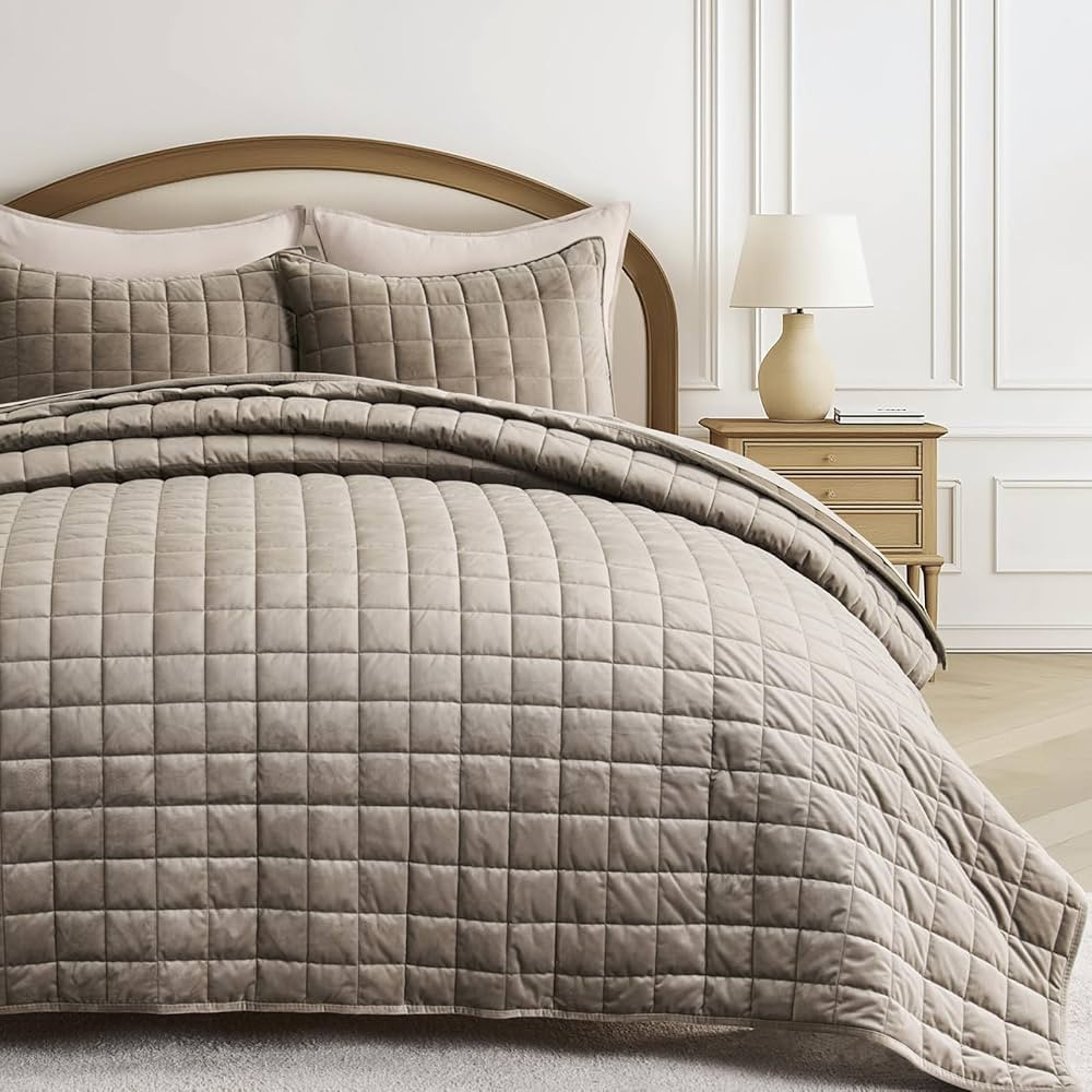 EVERGRACE Pearl Velvet Quilt Set King Size, Luxurious Soft Velvet Comforter Set, Lightweight Over... | Amazon (US)