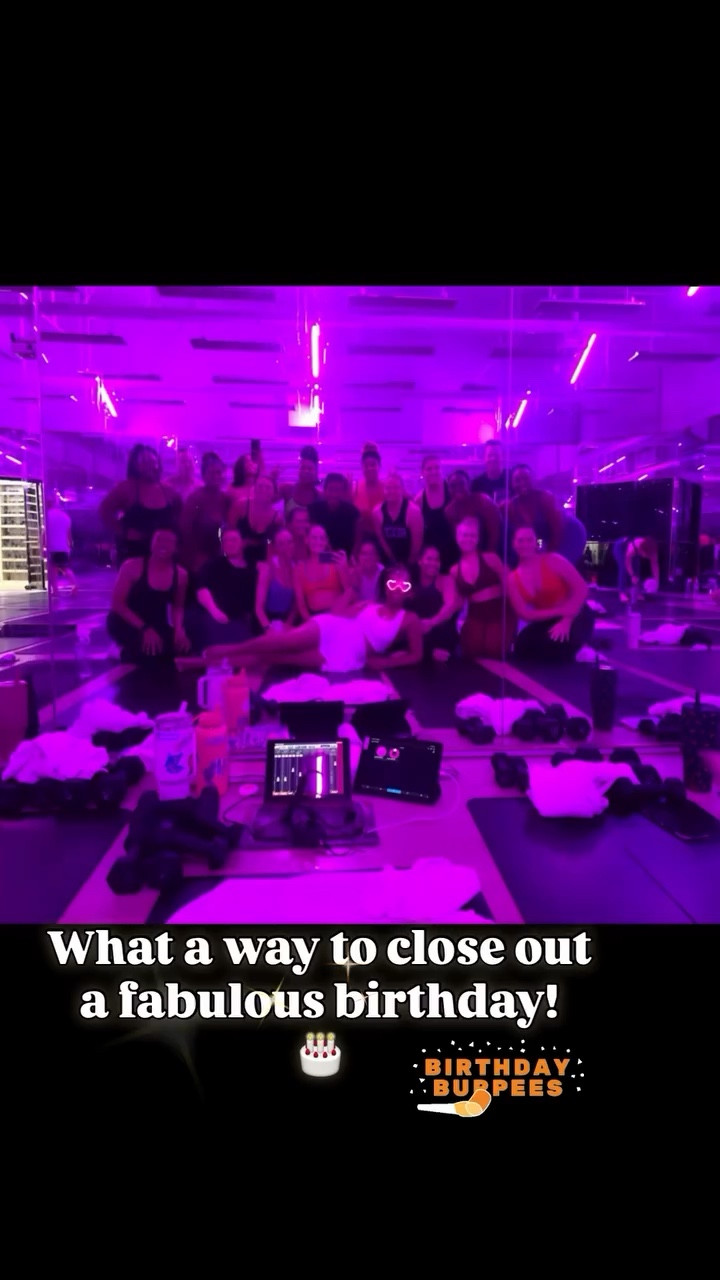 Wrapped up my amazing birthday at my favorite place @noomastudios! Thank you @natoshacrisco for whipping my butt for my birthday! 🎉 🥵 I love you! 💕 

Thank you to my Nooma Beauties for coming out this evening! We had a blast!!!

Birthday Yoga Gear @target 

#vonniespeaks #birthday #may4th #fashion #contentcreator