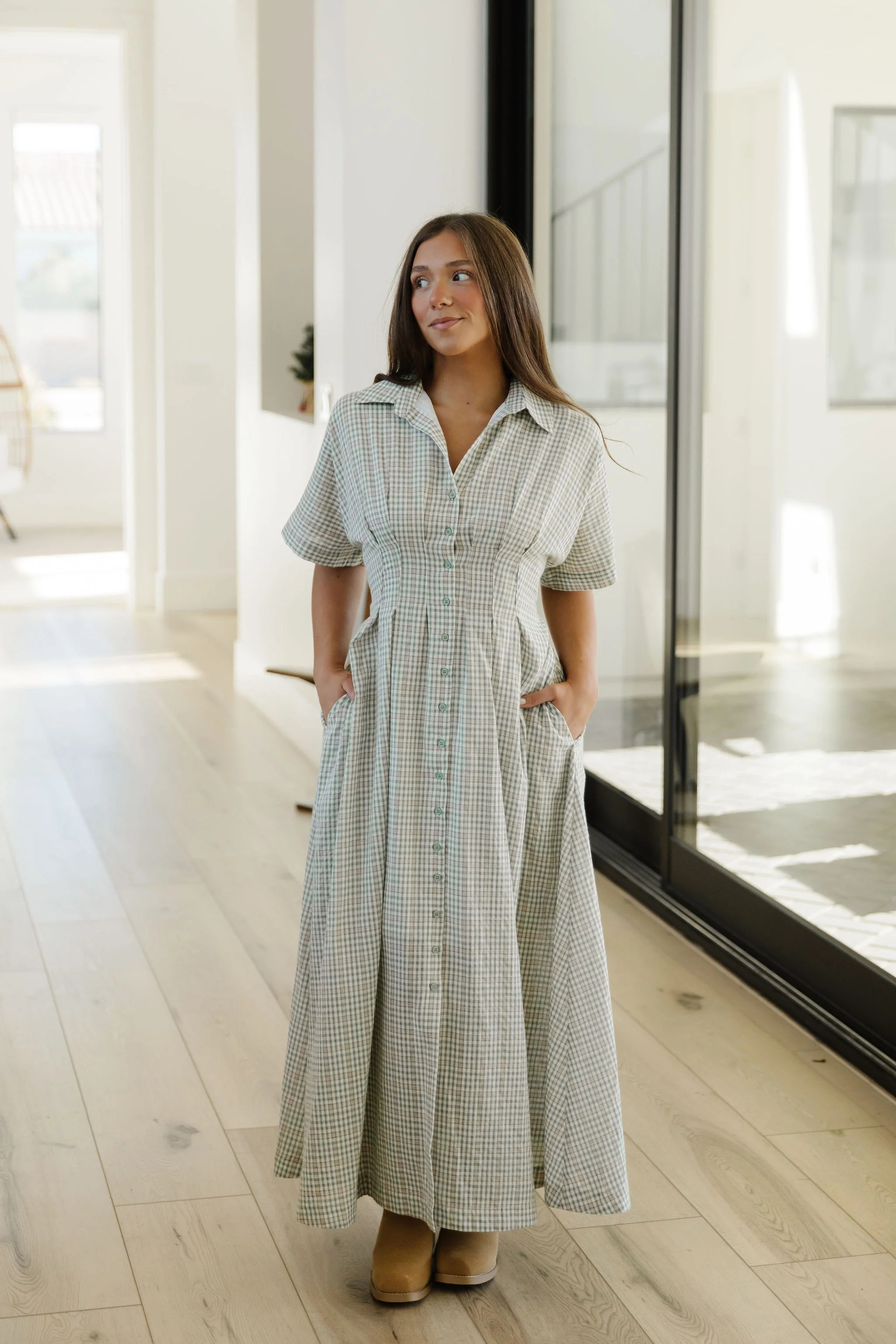 THE LYNNAE PLAID BUTTON DOWN DRESS IN FERN | Pink Desert