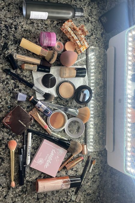 All my makeup for a glam look!


#LTKFind #LTKbeauty #LTKsalealert