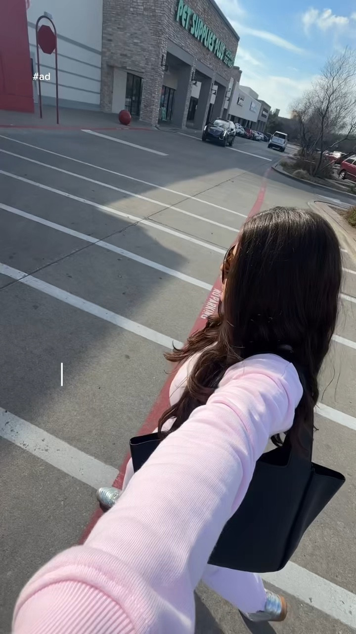 
#ad Come with me to get some ✨time of the month✨ essentials at @target. ❣️ @thisisLperiod makes my decision easy. Available in target stores or at Target.com.

#TargetPartner #periodessentials #thisisL #shopwithme #targethaul 