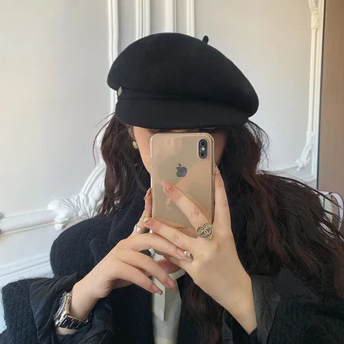Alpha Kiss - Plain Beret | YesStyle Global