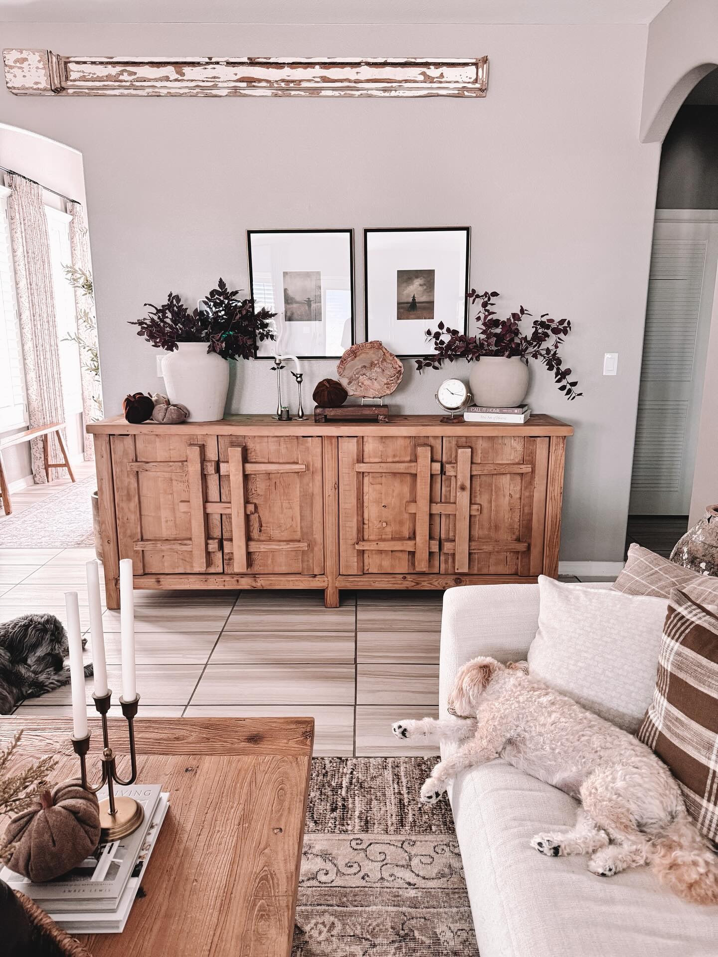 The mornings have been so chilly here and it feels amazing but by noon you’re sweating through your sweater and summers back! Sharing a few glimpses of our living space. Don’t mind the dogs, they don’t listen to me anymore when I ask them to move! Happy Friday! See you all Monday 

#homestyle #homedecorating #homedesign #livingroom #smalllivingroom #smalllivingspace #smallhome #falldecor #falldecor #falldecorations #neutralhome #neutraldecor #elmwood