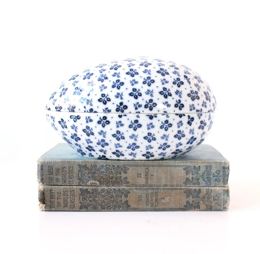 Vintage Ceramic Easter Egg, Blue and White Flowers, Candy Dish, Trinket Box, Delft Style, Vintage... | Etsy (US)