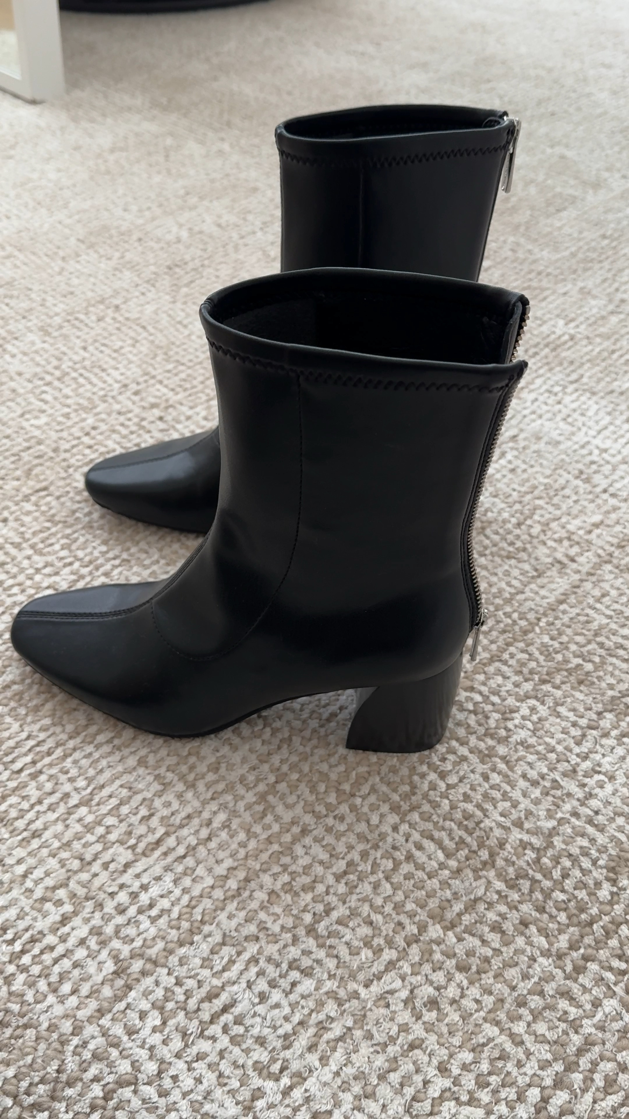 Donald pliner sale rain boots