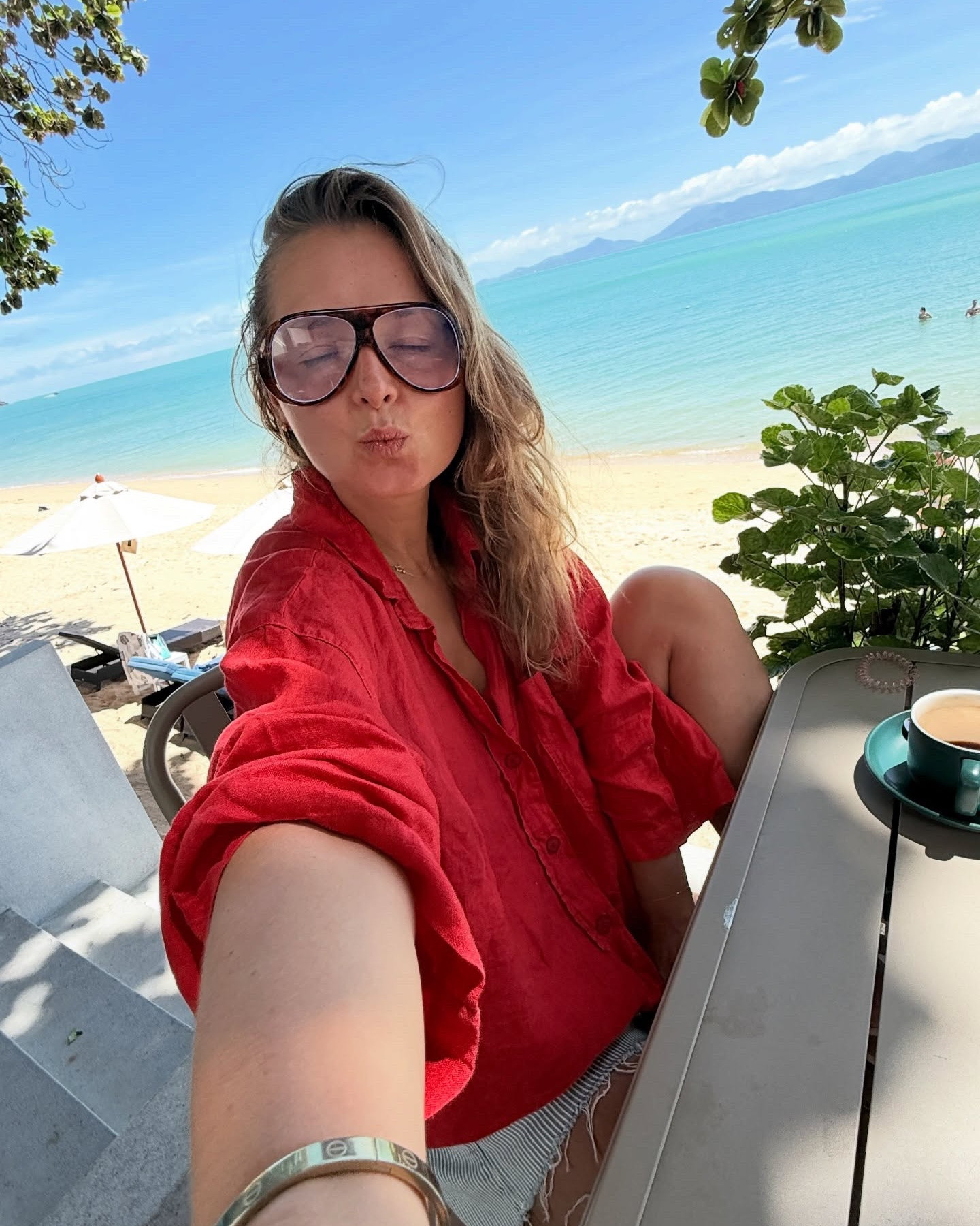 Liebe Grüße aus dem Paradies 🌴

Shop my looks @shop.ltk