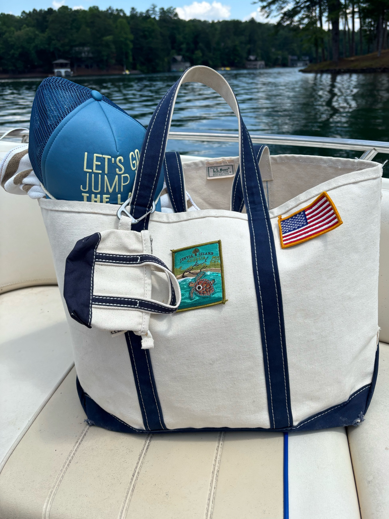 Boat tote 🚤- and a cute mini one to match 💕💕💕