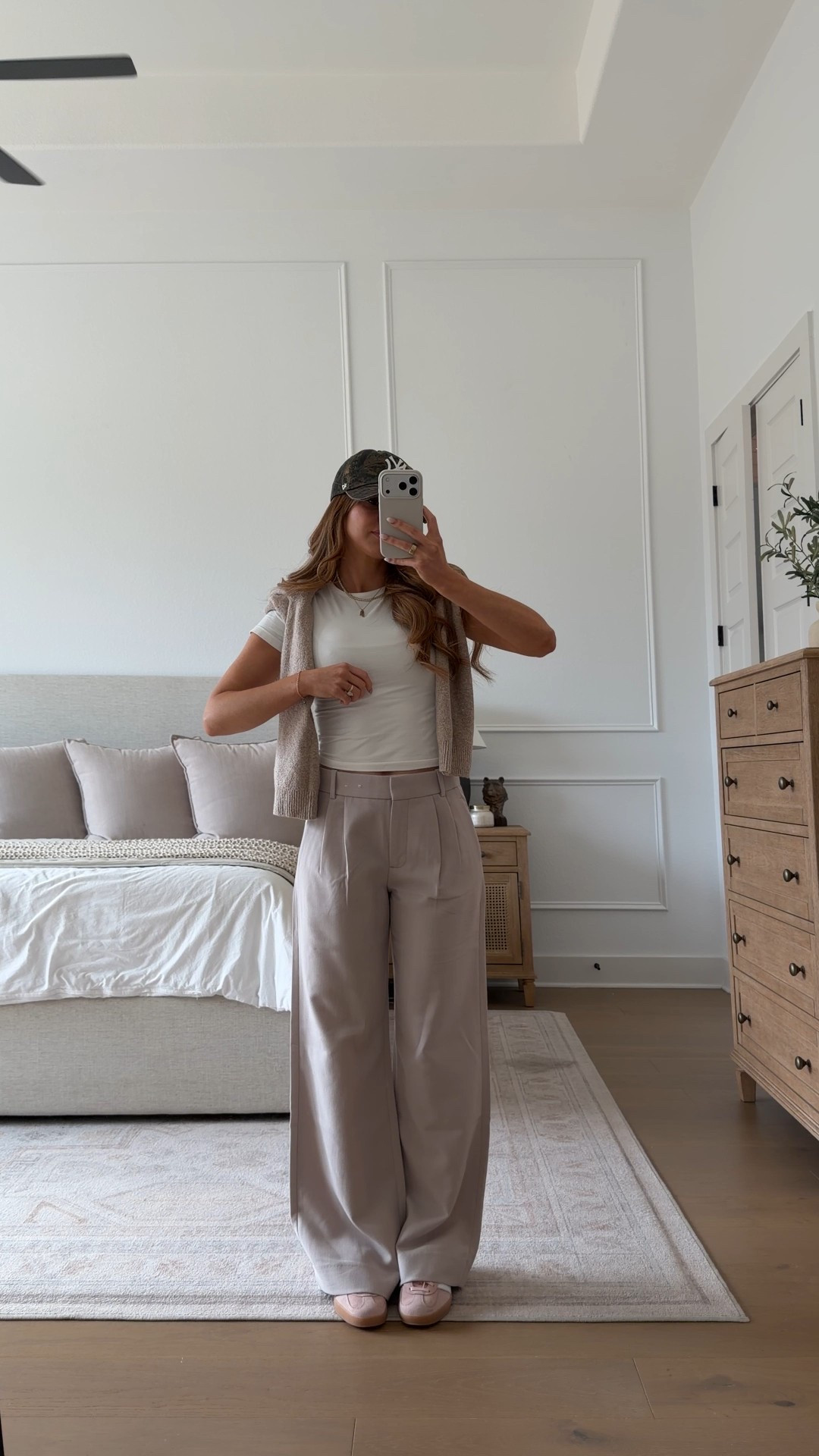 trouser: 25 regular // white tee: xs // cardigan: xs 