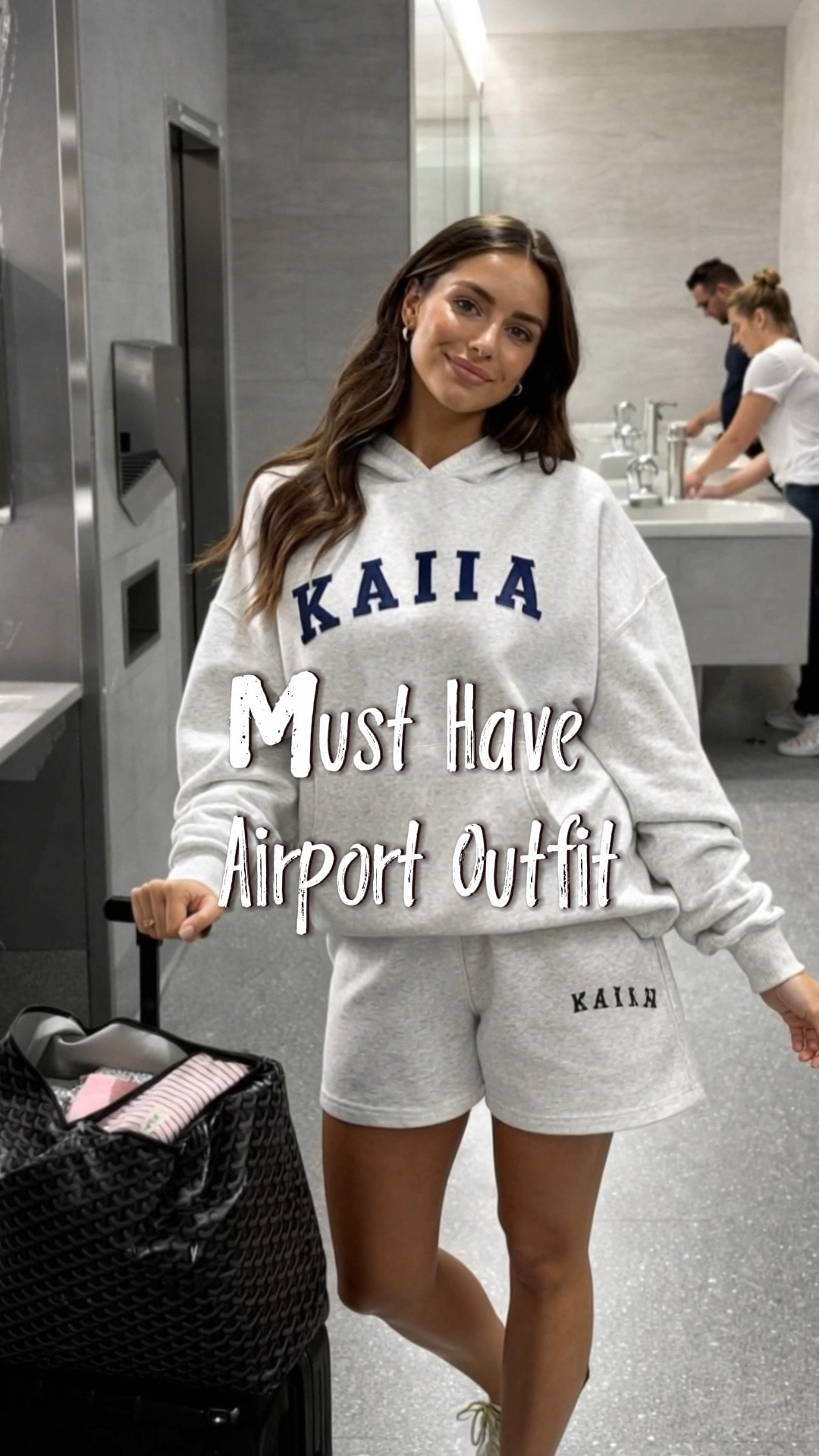 POV: you finally found the comfiest airport outfit ✈️🤍  

No more choosing between comfy or cute… this set is BOTH 😍  
Perfect for early flights, long layovers, and still looking put together 🙌  

Trust me, you’re gonna live in this 🔥  
Don’t wait on this one… it’s a MUST HAVE  



#LTKstyletip #LTKtravel