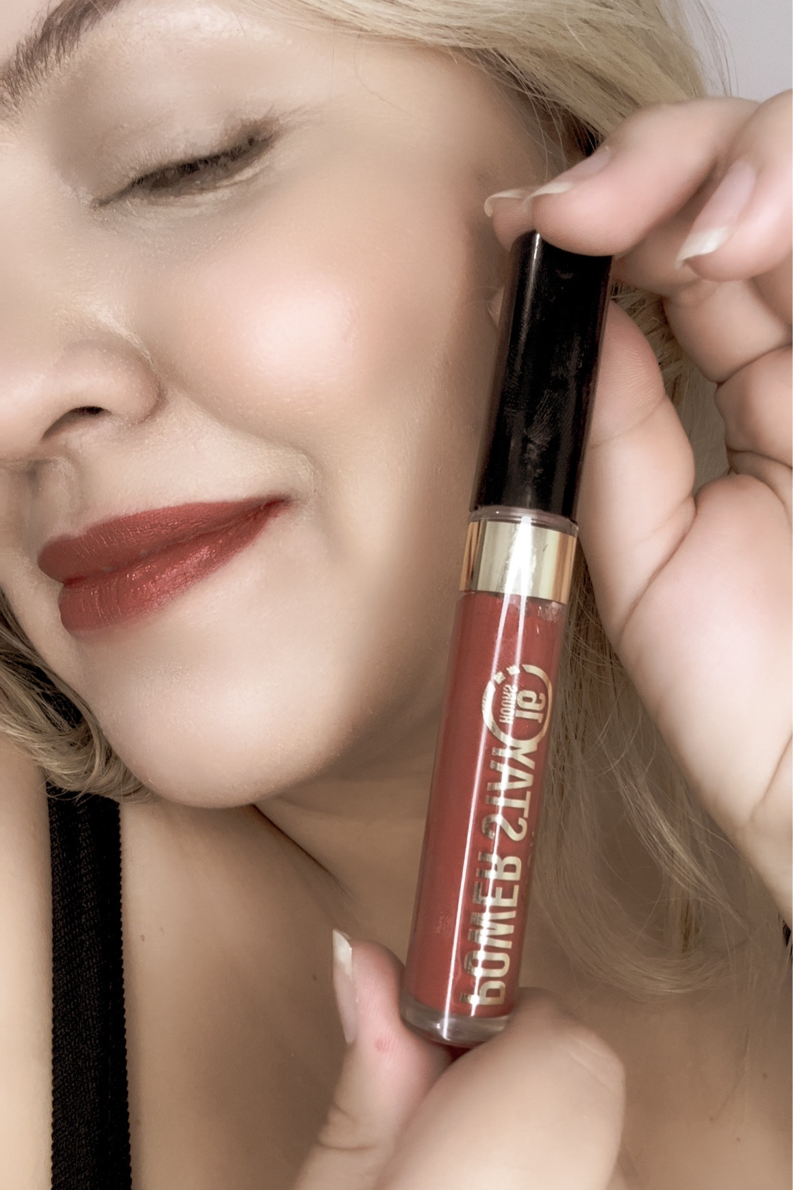 A nova fórmula de Avon Power Stay está ainda melhor!! Sem contar que as cores estão arrebatadoras ❤️🫰🏻

#LTKfestival #LTKbrasil #LTKbeauty