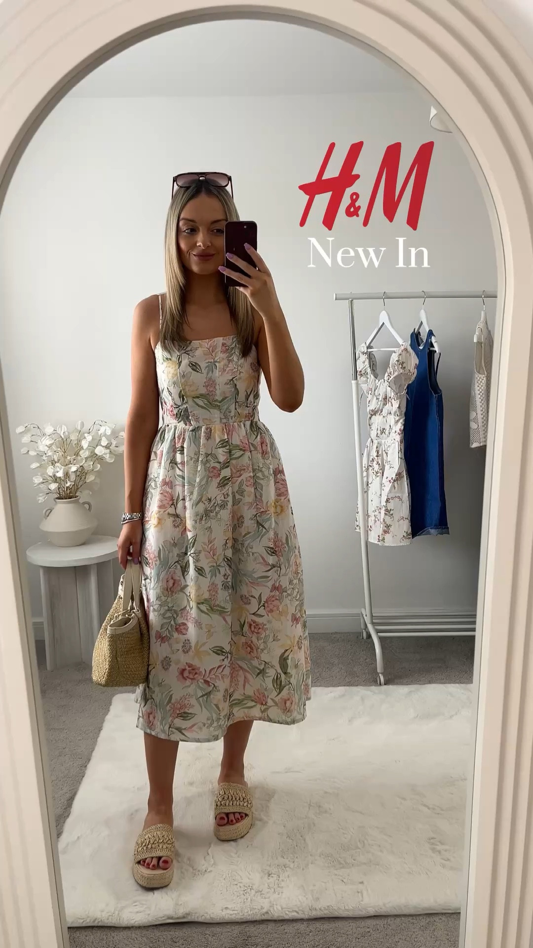 H&M New In Summer Dress 🤍🌸☀️

Wowww!!! How gorgeous is this summer floral maxi dress from @hm it’s the perfect dress to wear with sandals and it would be perfect to take on holiday with you, its so comfortable and perfect paired with sandals ✨



#LTKspring #LTKsummer #LTKuk