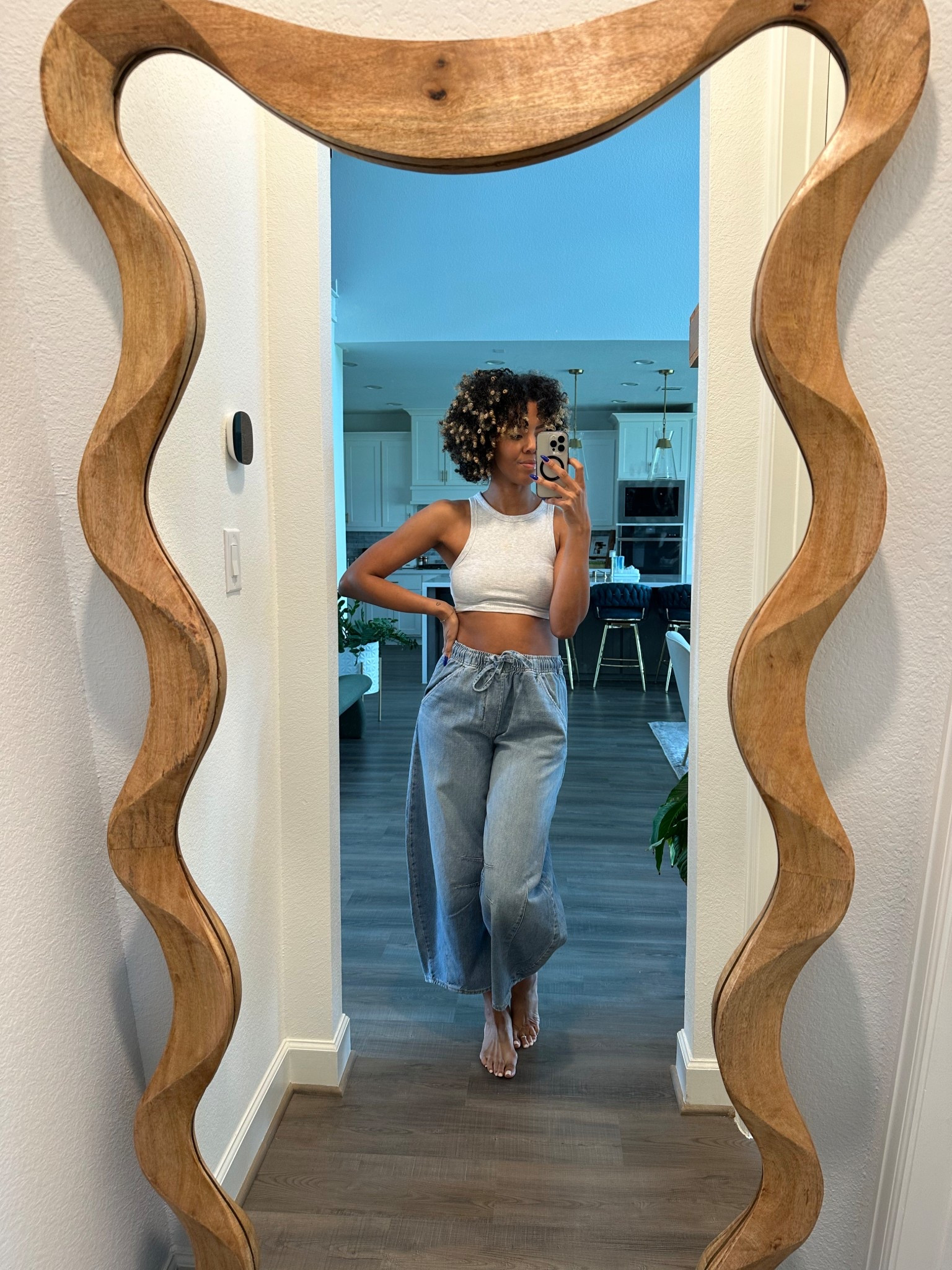 Denim Barrel Jeans✨

Size: Small 

#LTKU #LTKStyleTip #LTKBeauty