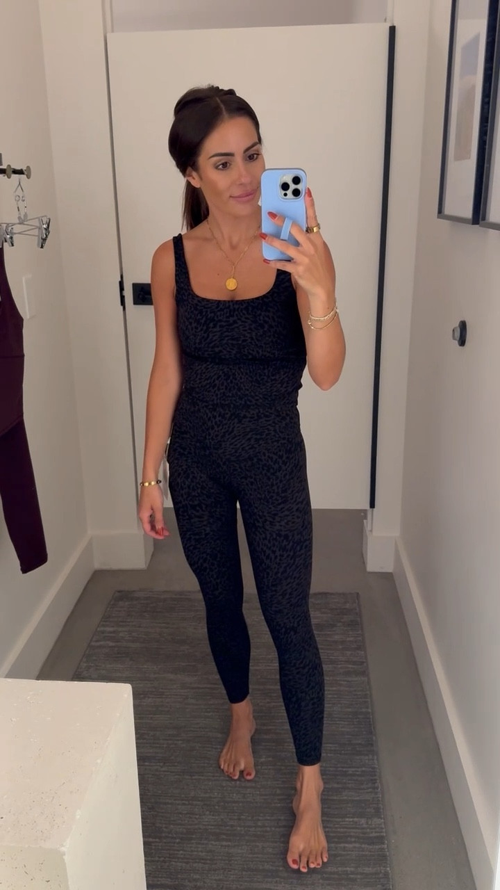 Vuori is 20% off for new customers until 9/29 through the LTK App! 🤎

sale alert, LTK fall sale, activewear, new arrivals, fall fashion, fall outfit, Lauren Mulloy

#LTKFallSale #LTKStyleTip #LTKFindsUnder100