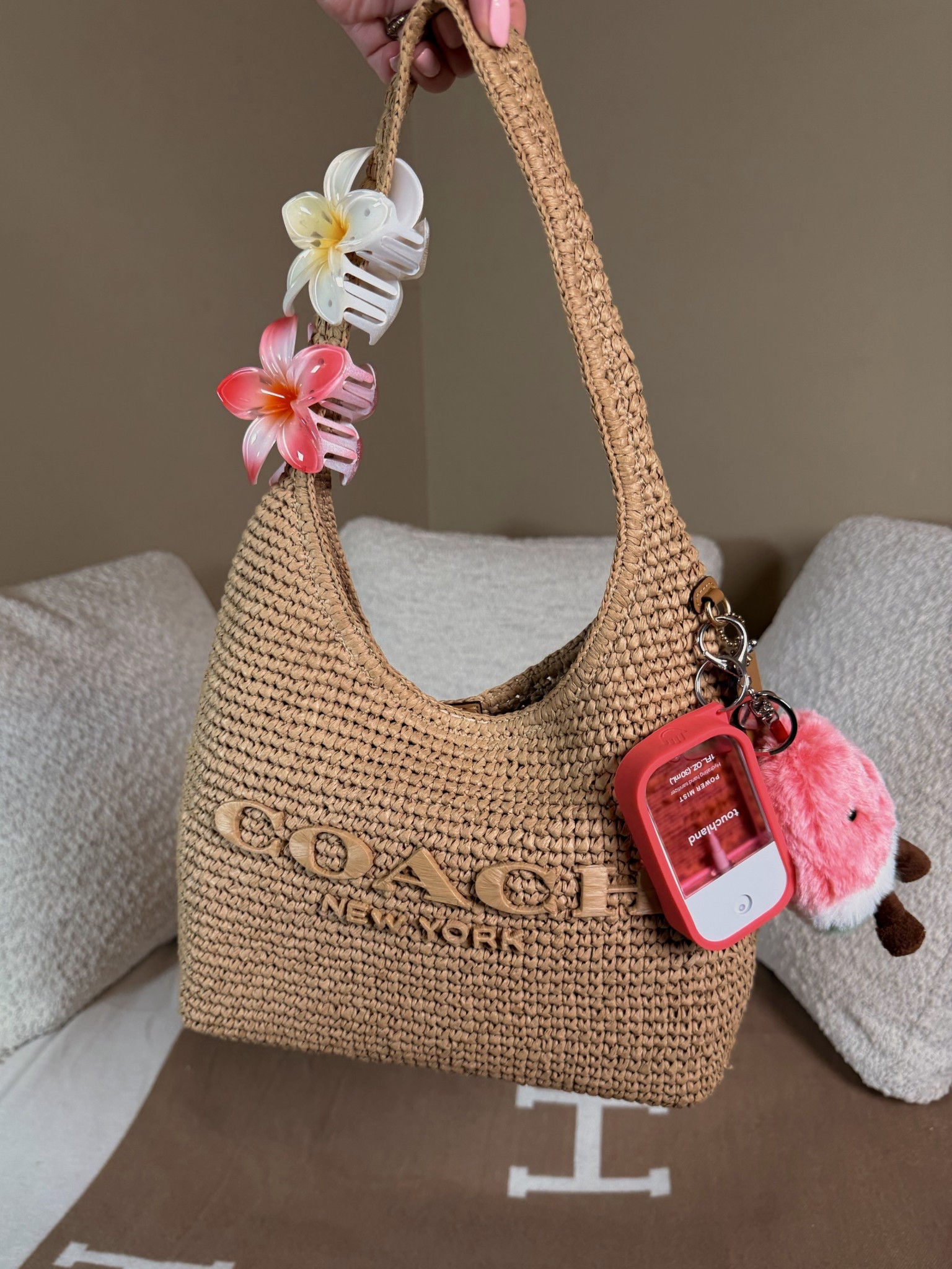 Bag of the day 🍉🌸
Summer bag ready
Brooklyn 28 in straw
Watermelon bag charm plush
Tropical floral claw clips
Watermelon touchland hand sanitize case charm


#LTKootd #LTKMothersDay #LTKdayinmylife