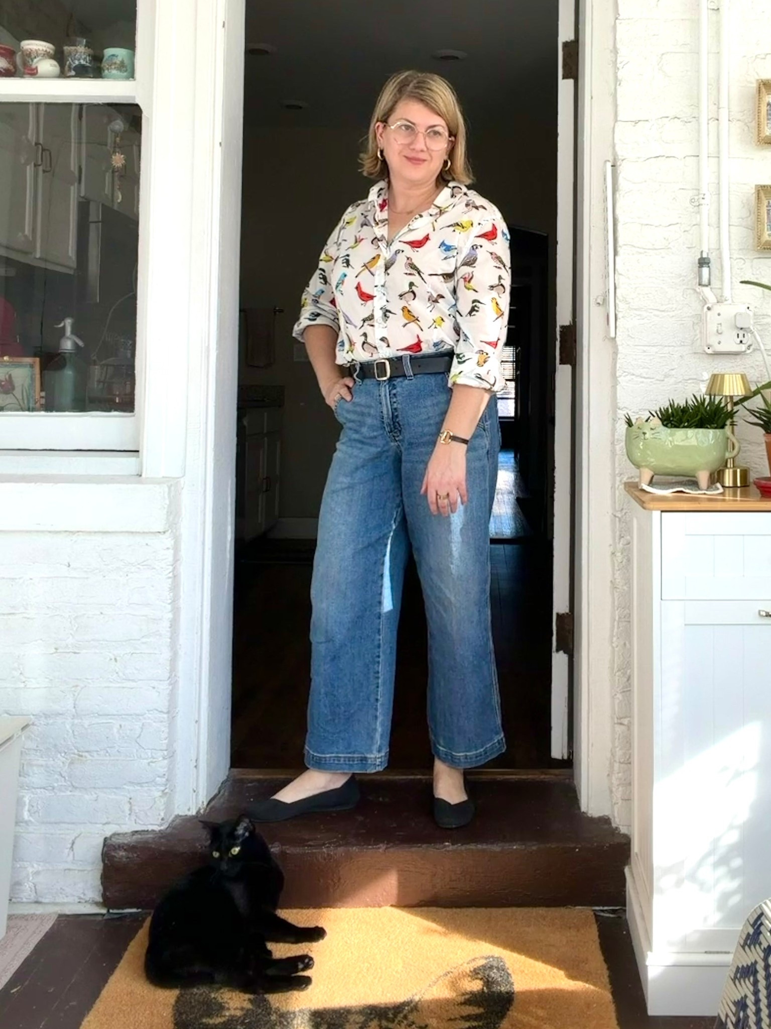 It’s a warm sunny Monday, perfect for the bird shirt! I can’t link to it from LTK, but it’s Lesley Evers. If you follow me on Instagram or TikTok (becky.in.chicago), it’s linked in my profile since people ask me about it every time I wear it. 🦆🐦‍⬛