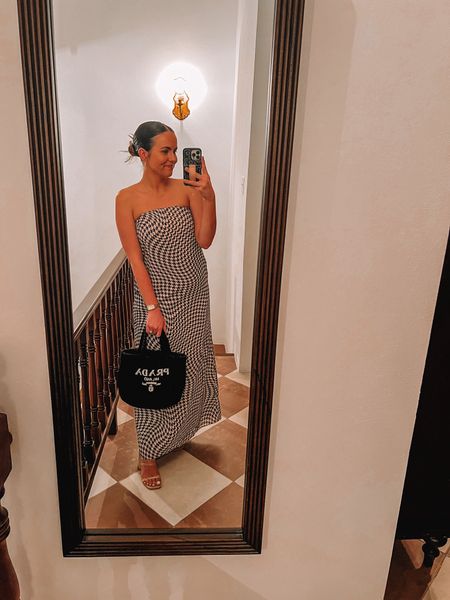 Summer style, date night ootd, resort wear, resort style 🖤

Vivrelle code ROBINTODD 👛

#LTKtravel #LTKstyletip #LTKSeasonal