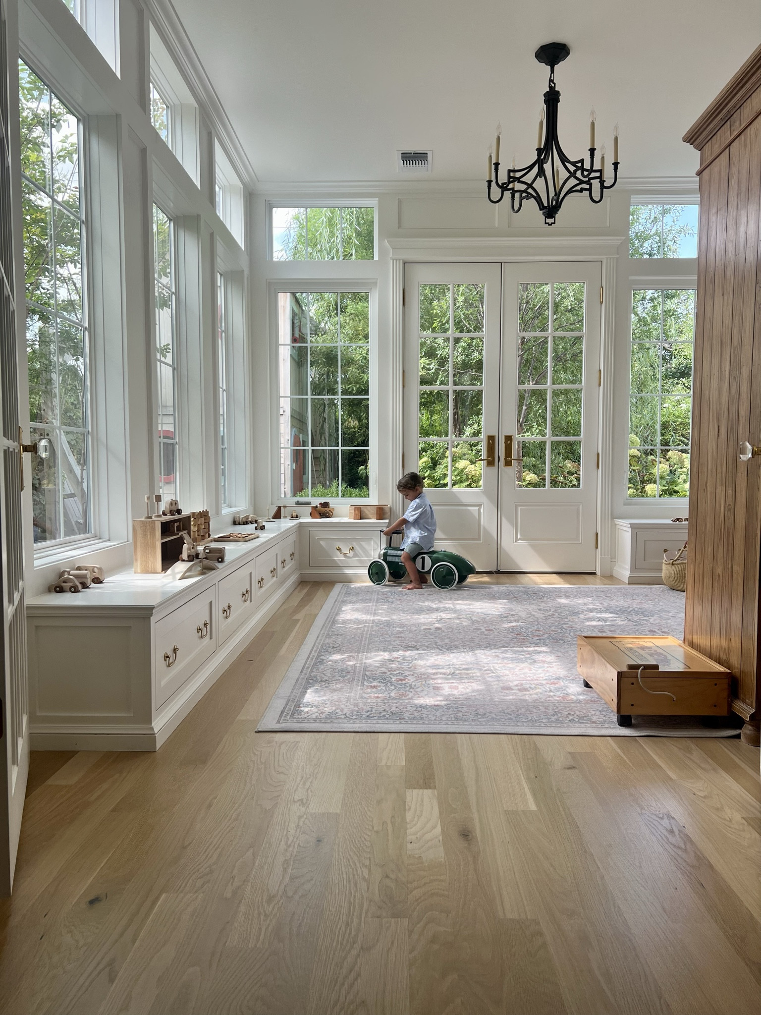 Rugs and door hardware details in the home 🏡

#LTKhome #LTKsalealert #LTKstyletip