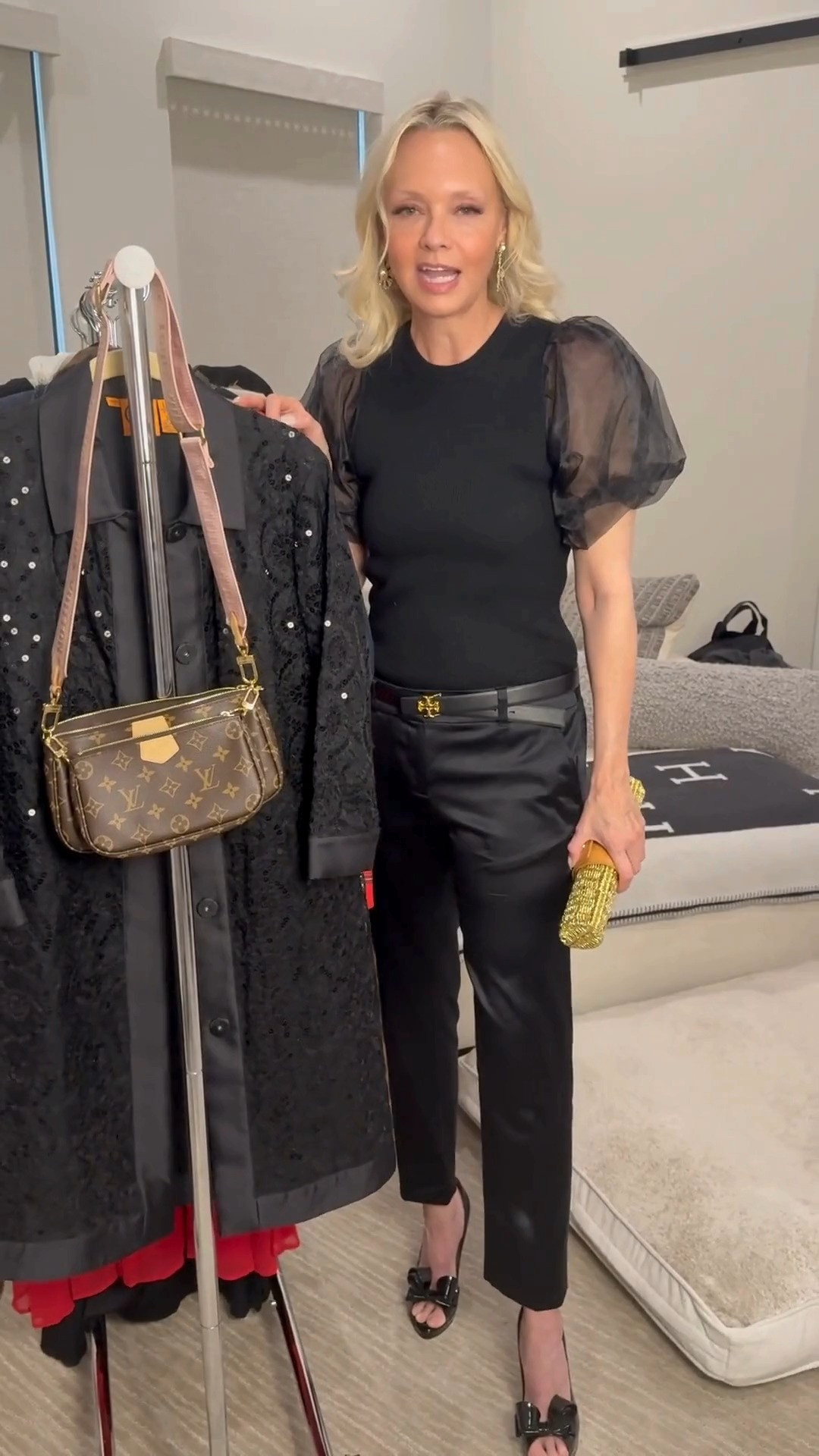 Discover my go-to blouse for cocktail and holiday events! This Brochu Walker, Marie Top, with its gorgeous organza sleeves, effortlessly complements any outfit. It's an absolute must-have!🎄❤️🎁
#ltkpartylooks #ltkcocktailparty 

 

#LTKHoliday #LTKSeasonal #LTKOver40