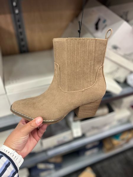 Fall faux suede western style booties in a neutral color will go well with everything this fall! Plus they are less than $50!

Comes in three other colors.


#LTKSeasonal #LTKshoecrush #LTKunder50