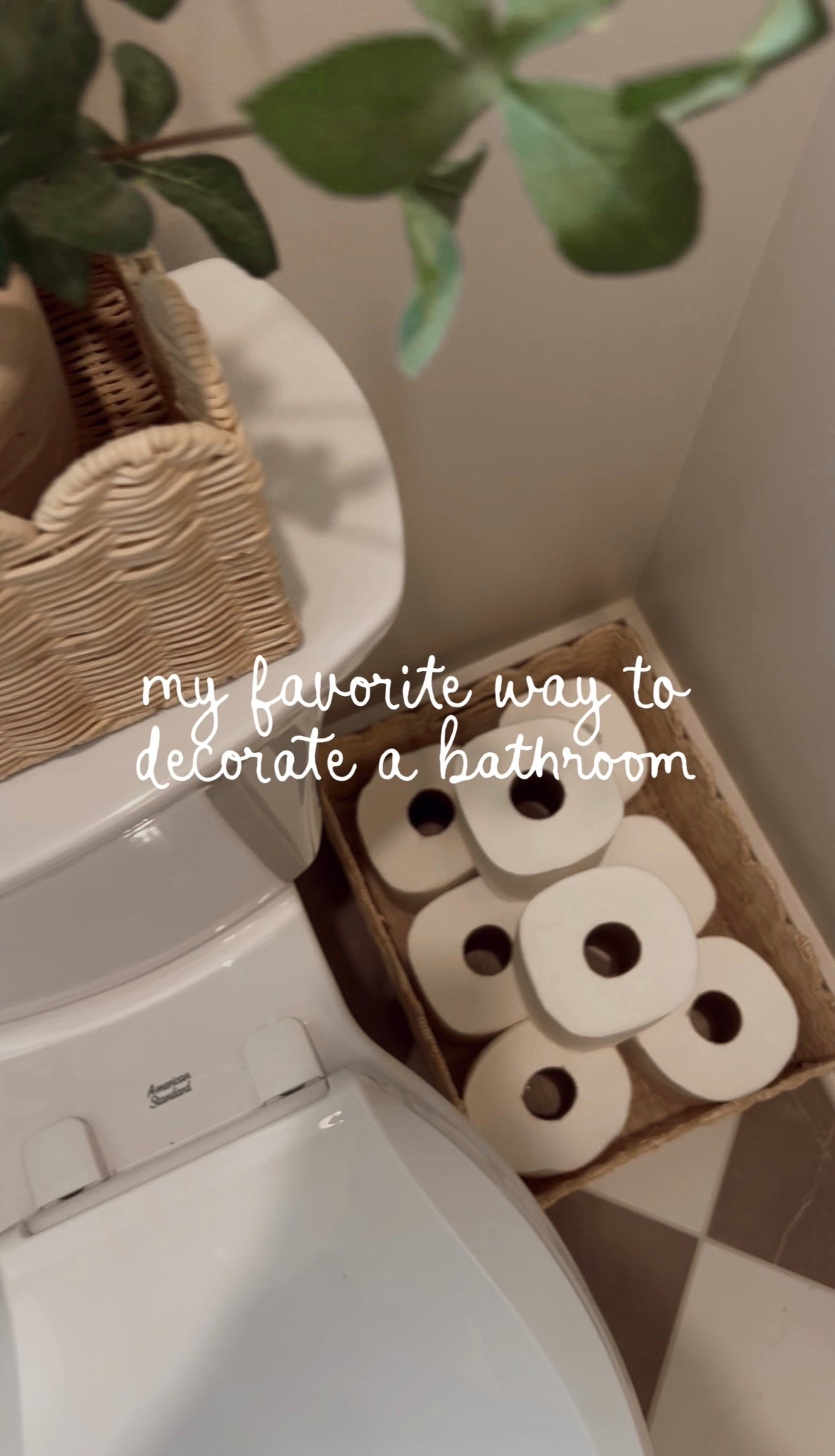 If a bathroom feels like it’s missing something, the answer is probably a basket.🧺