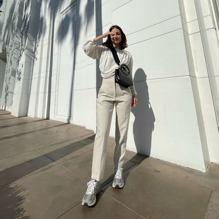 All white outfit 🤍 in love @julialcantara 