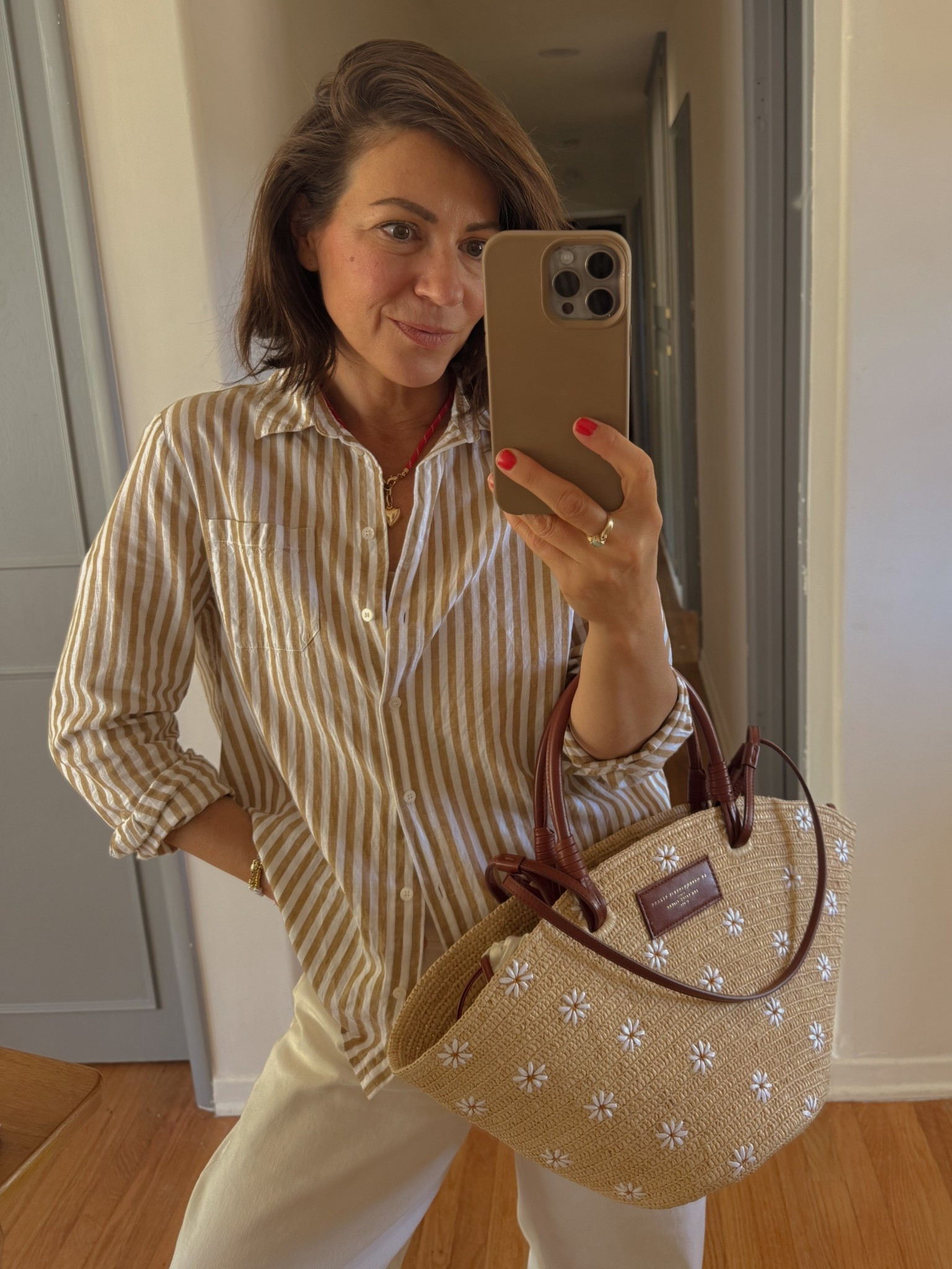 New Summer bag - how lovely are these white embroidered flowers? J’adore!!

Justine basket bag Sézane - currently sold out, but there are a few other prints / embroideries which are equally beautiful! 

Tomboy shirt Sézane, wearing 38 for a looser look

Way high curve jeans from Everlane, wearing the shorter inseam, size 26.

Roxanne Assoulin necklace - love it!


#LTKbag #LTKeurope #LTKsummer