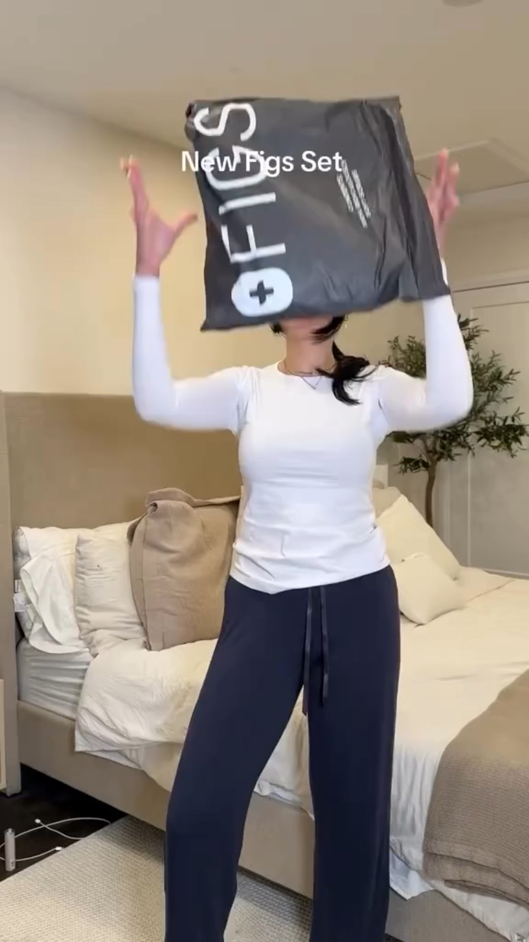 New colour unlocked  @wearfigs #figs #figsscrubs #scrubstryon #scrubs #scrublife #figseason #scrubstyle #nurses #dentists #chiropractic #OOTD