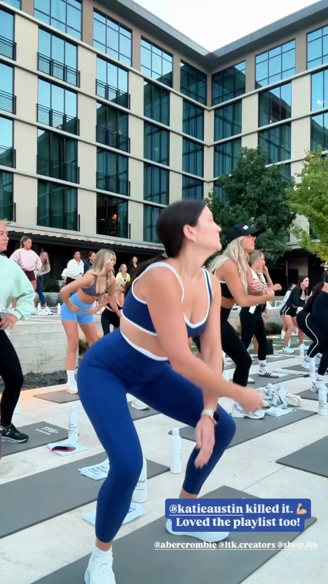 @abercrombie @ltk.creators @shop.ltk  @katieaustin killed it. 💪🏼Loved the playlist too!