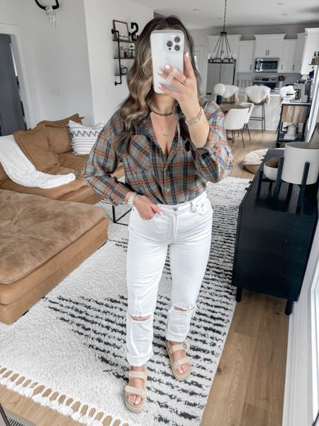 Flannel — small (this is a thinner flannel, so it would work for those cooler spring days!)
Jeans — 26

cream jeans outfit | off white jeans outfit | white jeans outfit | Abercrombie 90s straight jeans outfit | Abercrombie style | casual spring outfit | casual outfits | oversized flannel outfit | casual running errands outfit | chunky platform Steve Madden sandals outfit | casual brunch outfit ideas 



 

#LTKstyletip #LTKfindsunder100 #LTKshoecrush