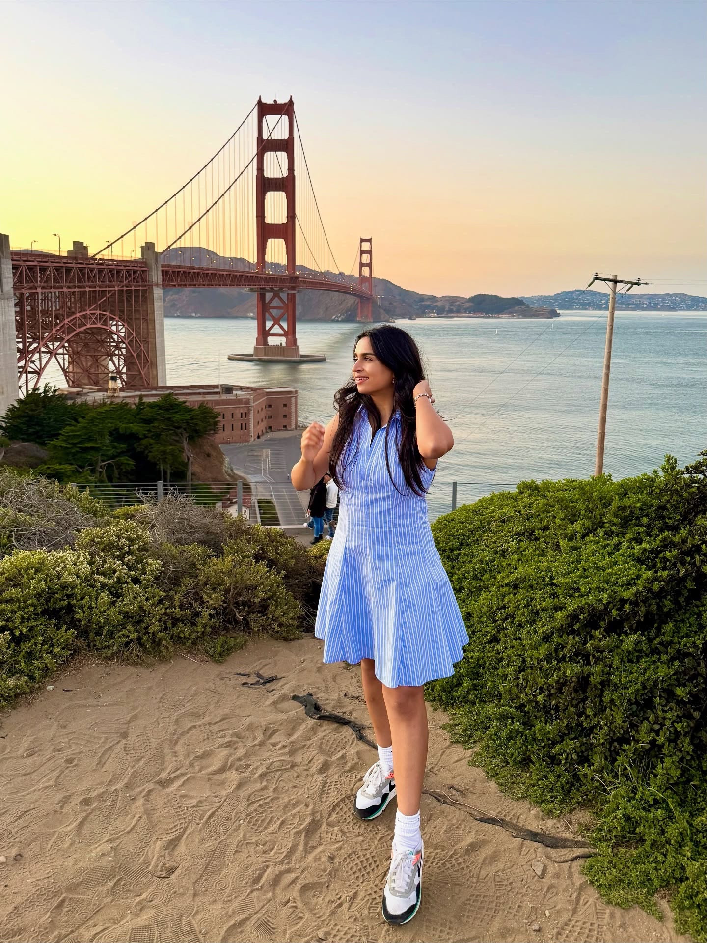 Day out in the Bay! 🌁

One of the rare sunny clear days near the bridge 🤌🏼

.

.

.

.

.

.

.

.

.

.

.

#sanfrancisco #goldengatepark #californiasummer #travelgram #neverendingfoootsteps
