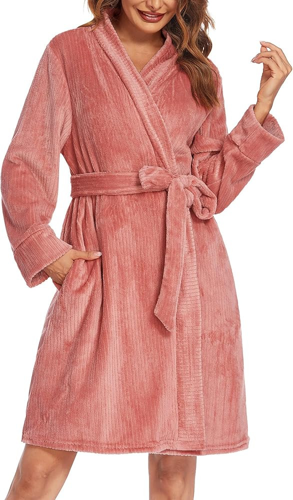 Ekouaer Women's Robes Short Plush Bathrobe Knee Length Warm Soft Jacquard Robe Winter House Coat ... | Amazon (US)