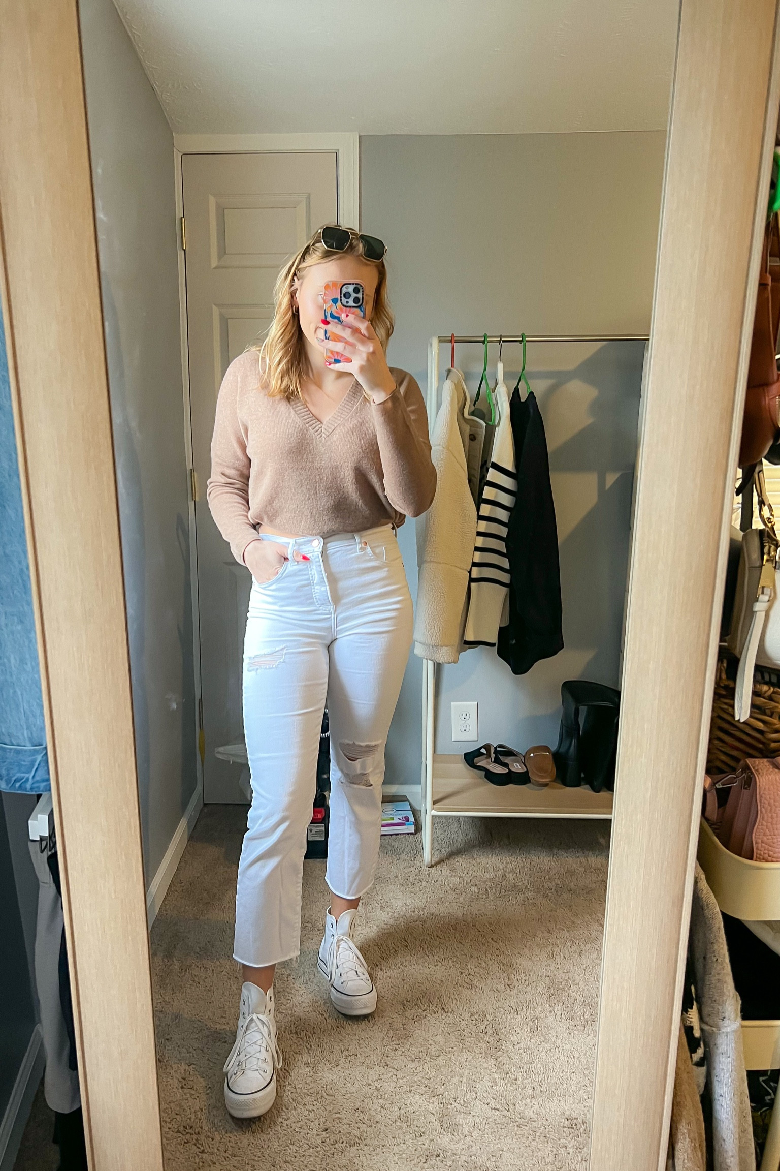 todays outfit🤍 

winter style, fashion style, white pants, converse, sweater 

#LTKfit