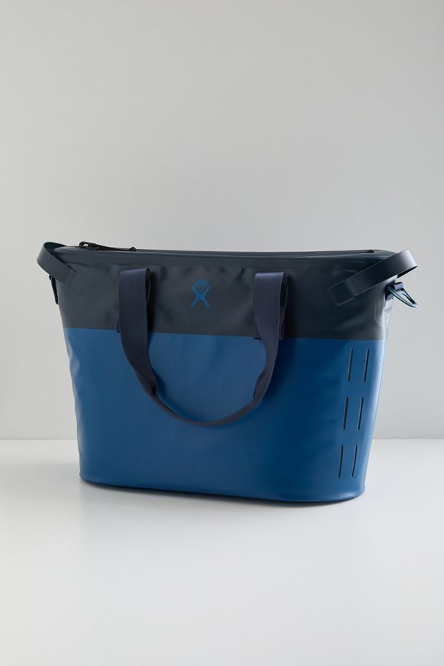 Hydro Flask 20L Insulated Tote Bag | Urban Outfitters (US and RoW)